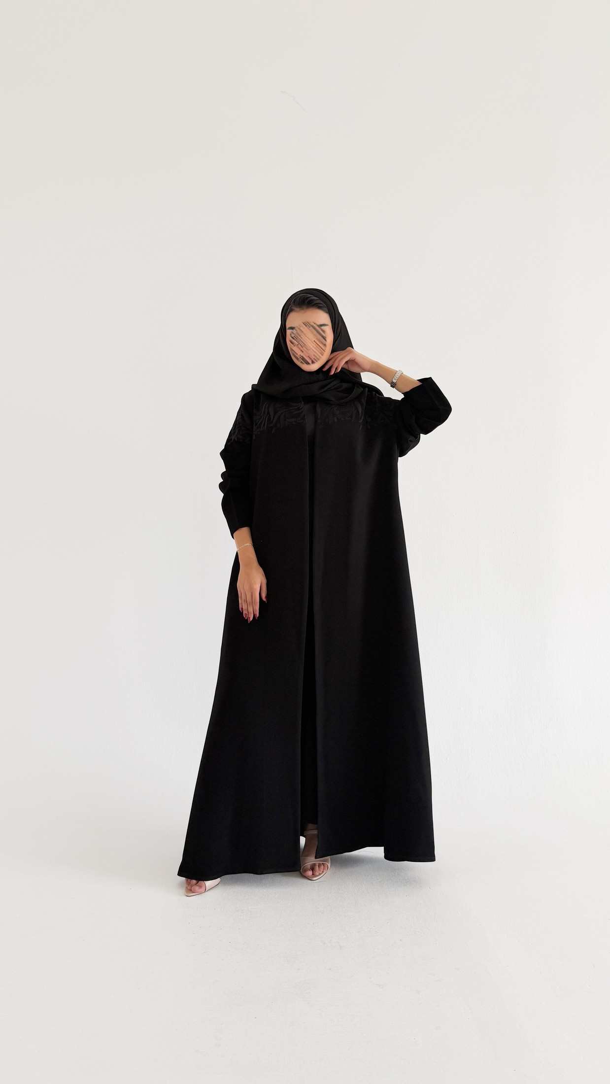 MWT1014 - عباية مع تطريز اسود - Aya