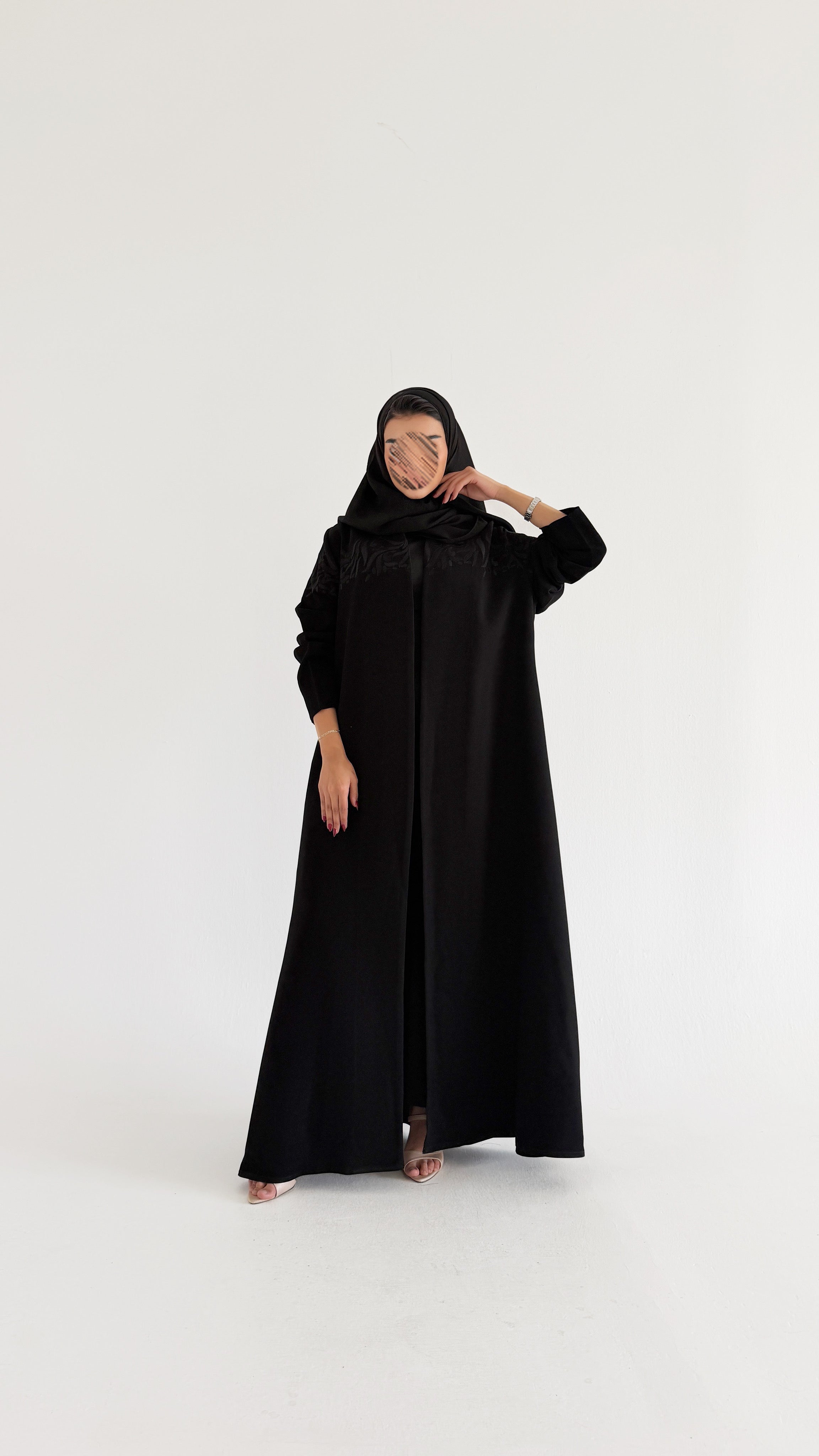 MWT1014 - عباية مع تطريز اسود - Aya
