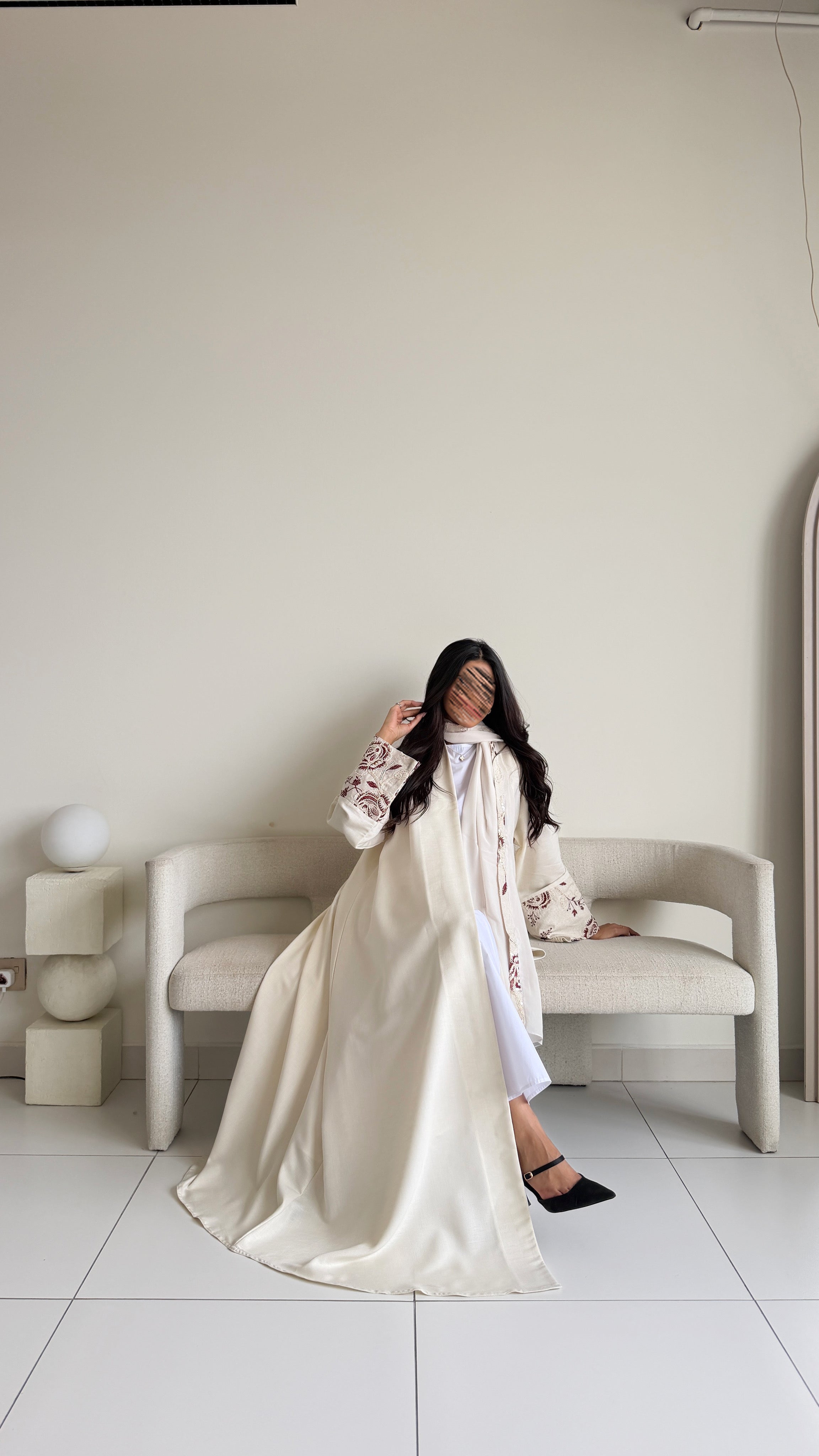 MW2152 - عبايه لنن نص كلوش مع اضافه لنن مطرز بالاكمام حصرية - Aya