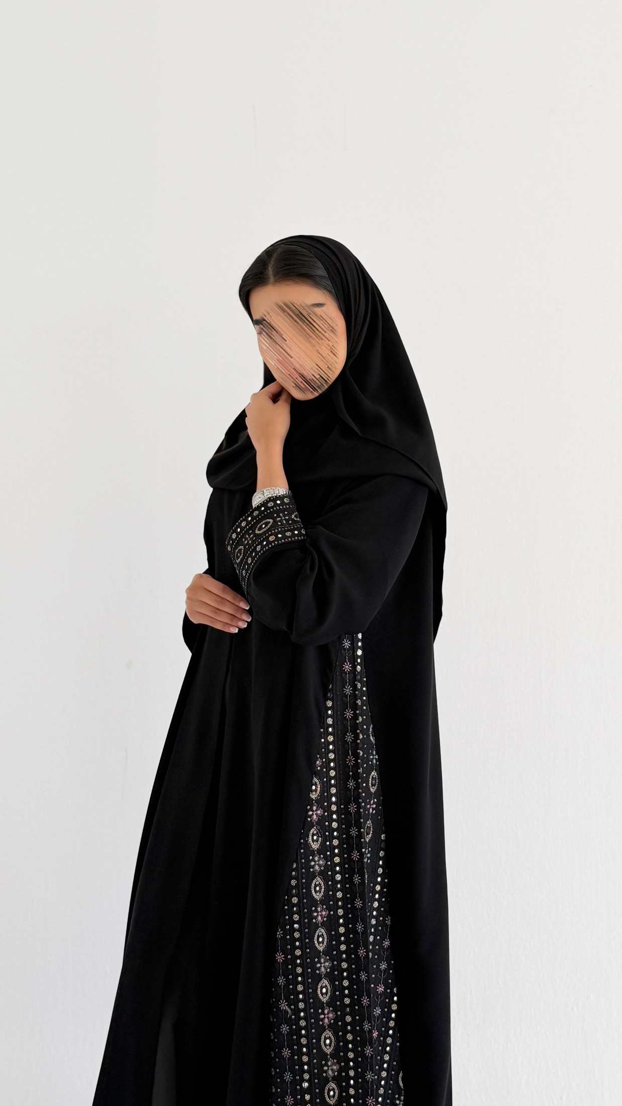 MWT5036 -قماش كريب اسود مع تطريز رمضاني قصة كلوش - Aya