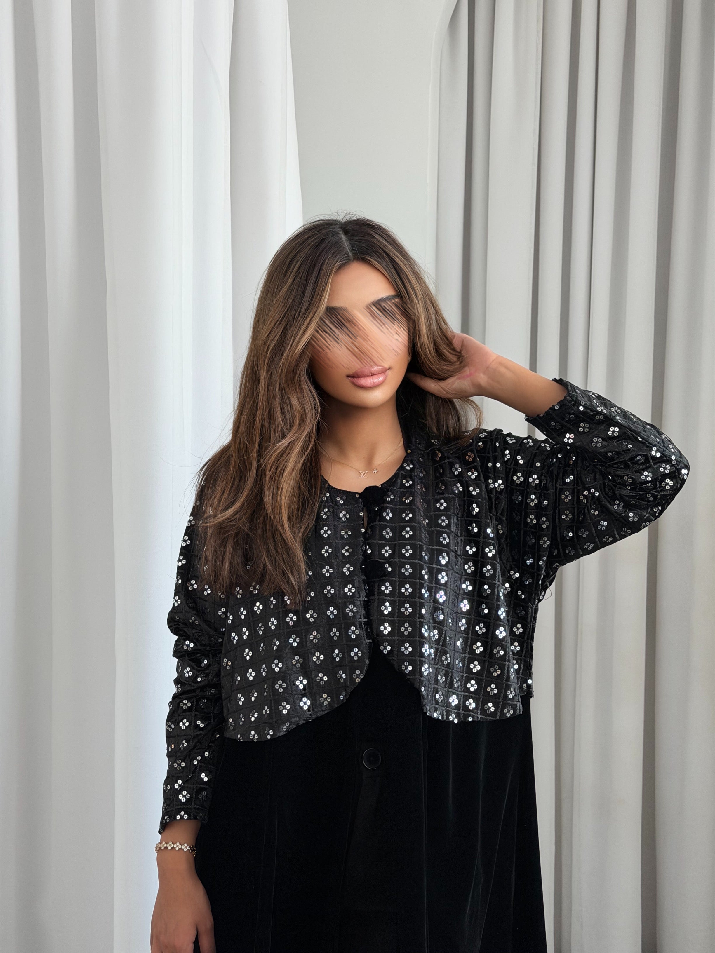 MW645 - Light Crepe Standing with Jacquard Half-Cloche