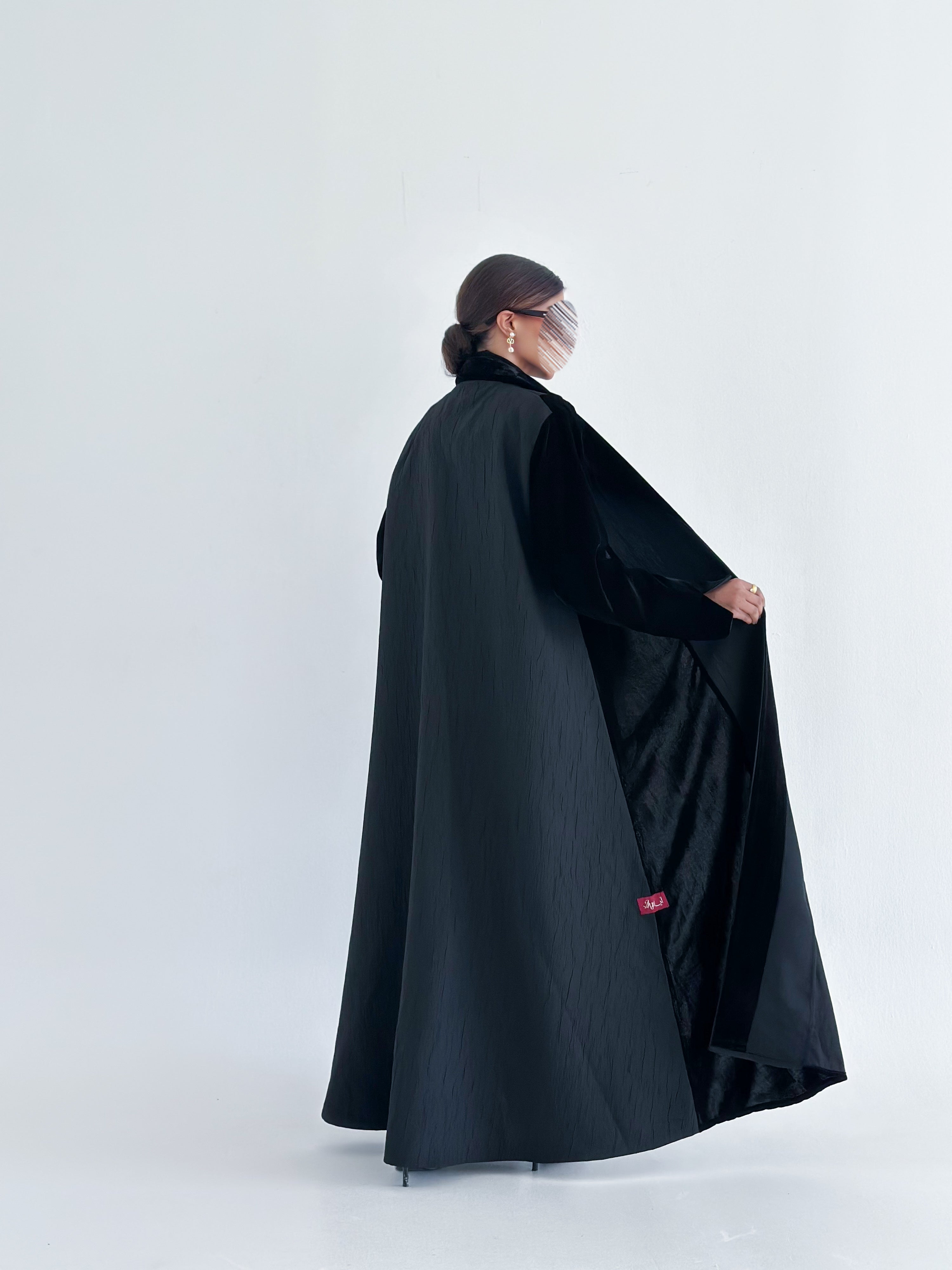 MWT557 - عباية مخمل مع تفتة