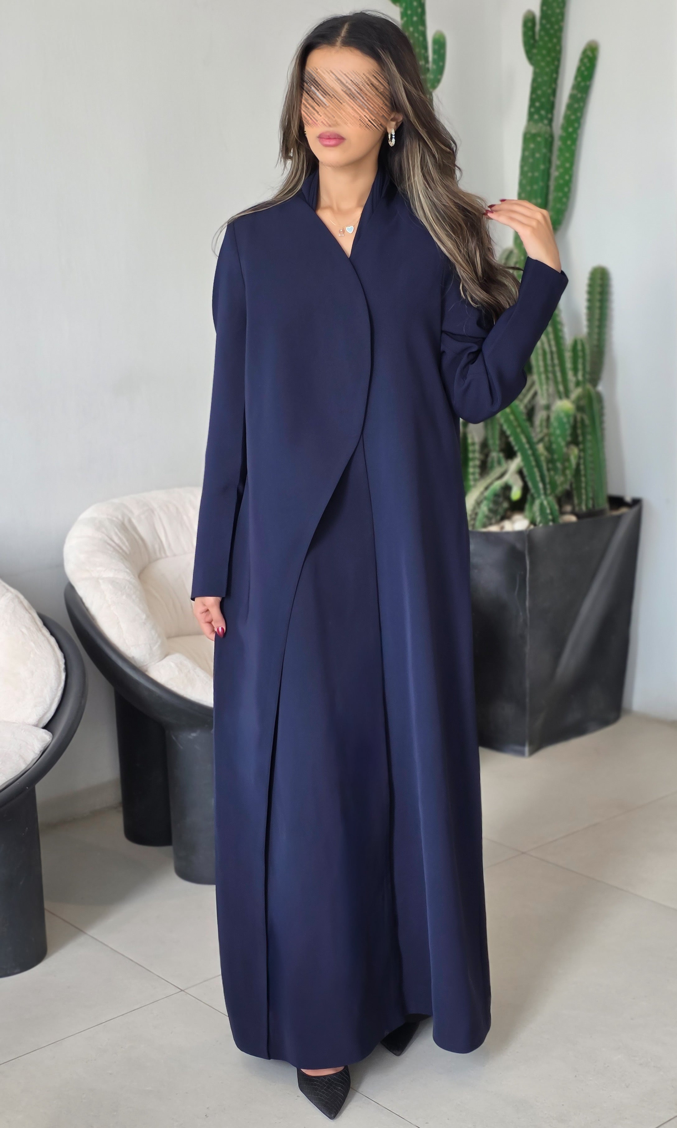 MW645 - Light Crepe Standing with Jacquard Half-Cloche