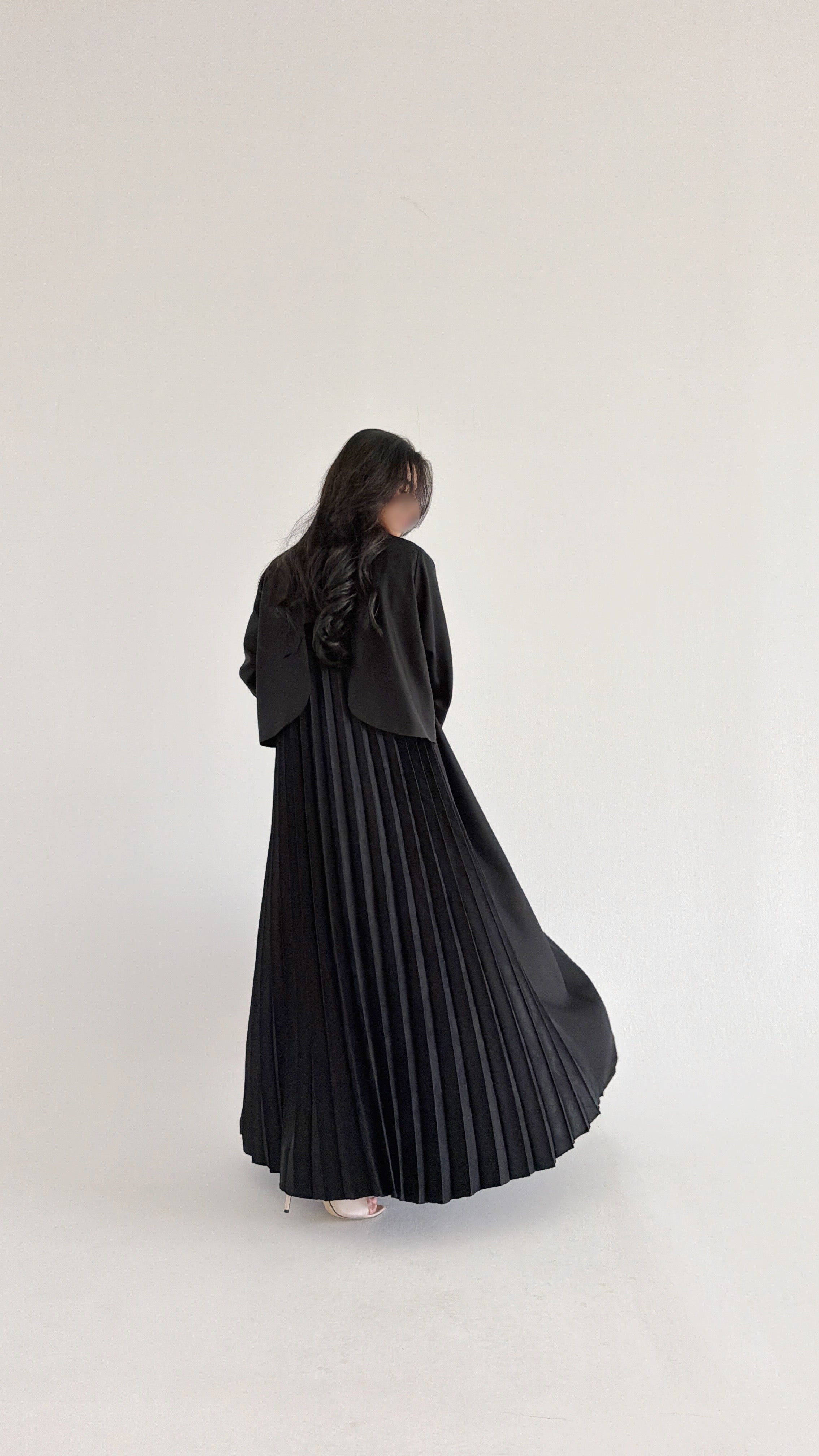 MW2072 - عباية كلوش مع اضافه تكسير بالظهر جاكار - Aya