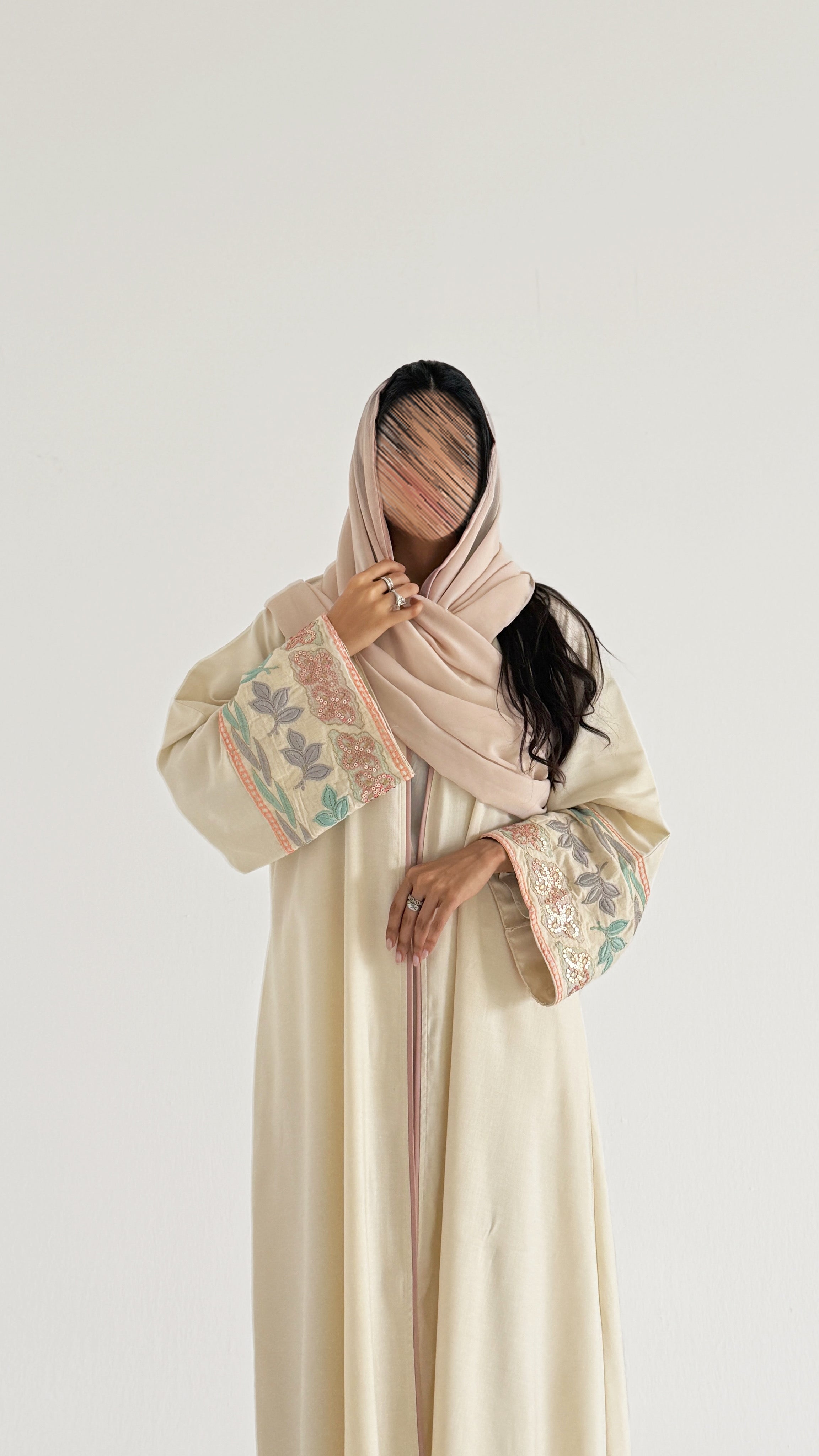 MWT2039 - عباية لنن مع كلفة تطريز بقيطان وردية - Aya