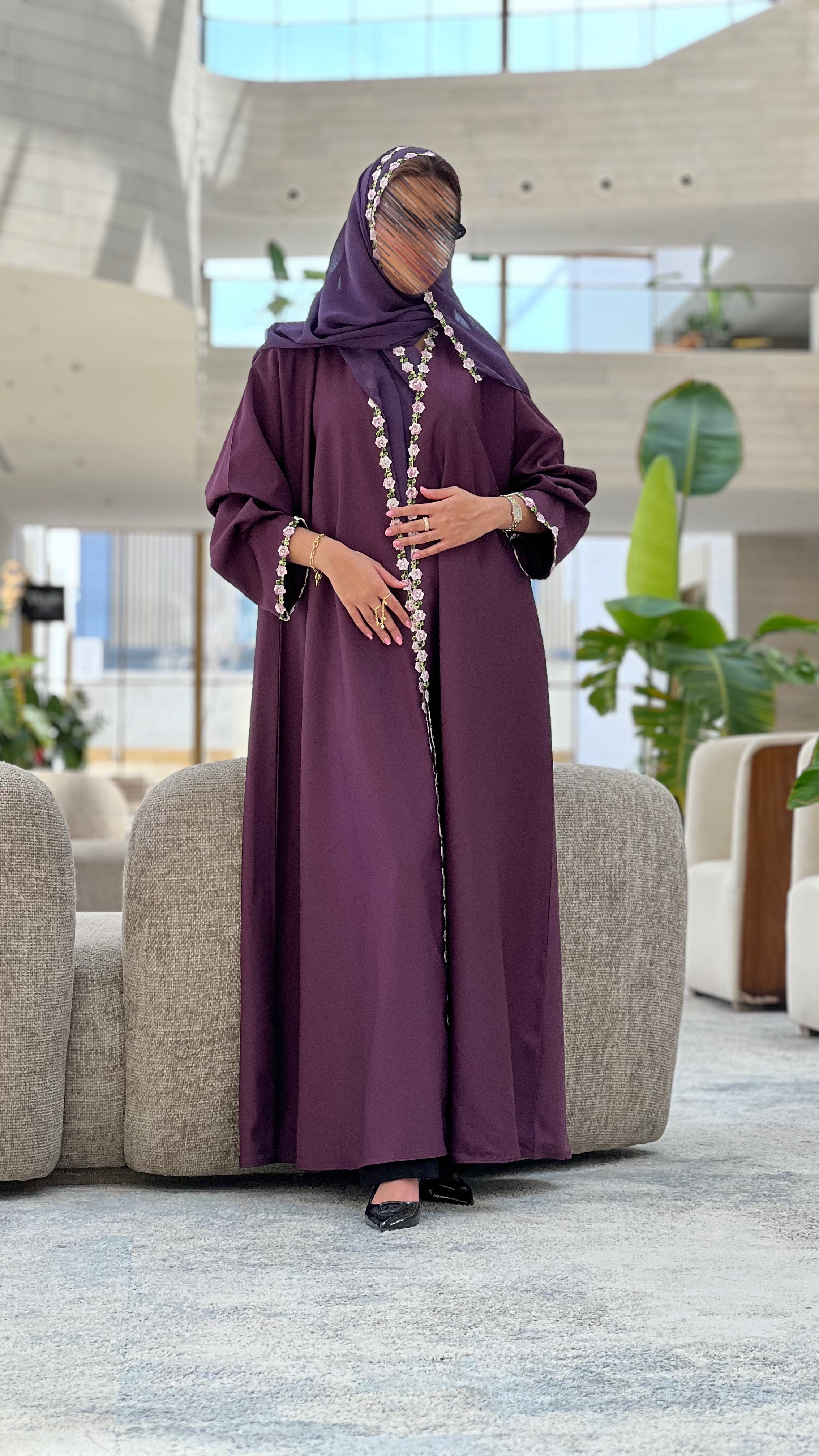 MWT334  - عباية موفي مع اطراف ورد - Aya