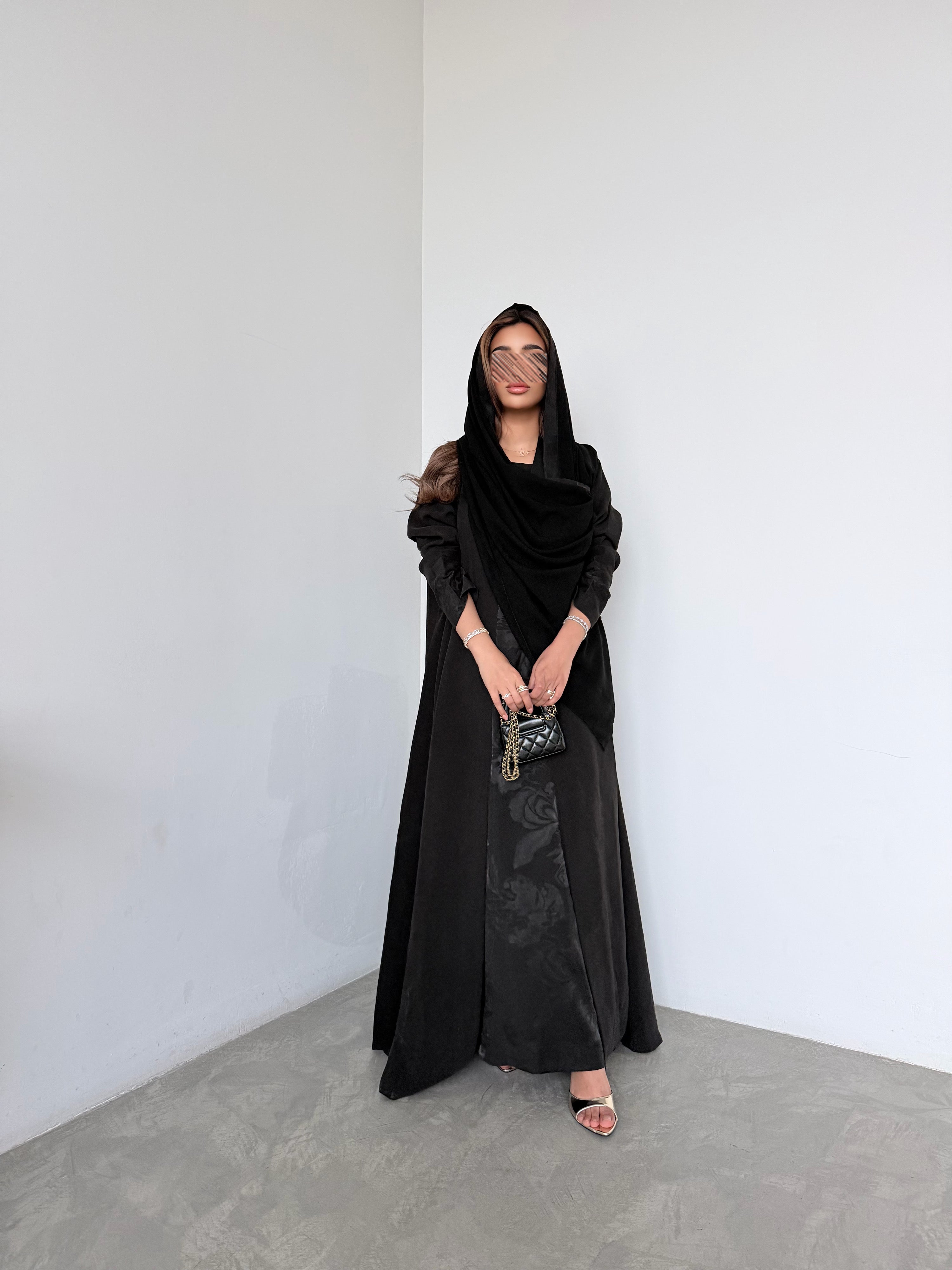 MWT5067 - عباية سوداء مع فستان داخلي أسود مورّد أنيق - Aya