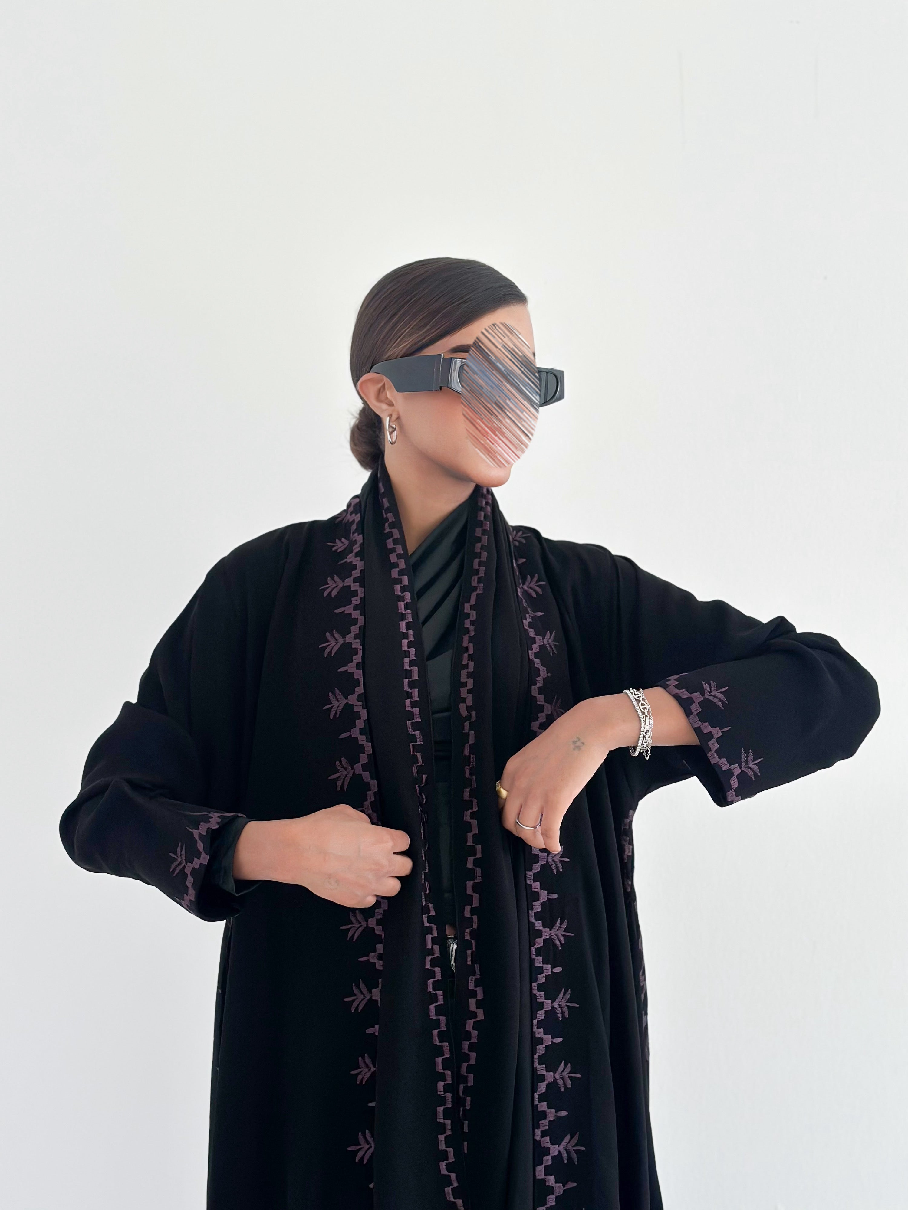 MW645 - Light Crepe Standing with Jacquard Half-Cloche