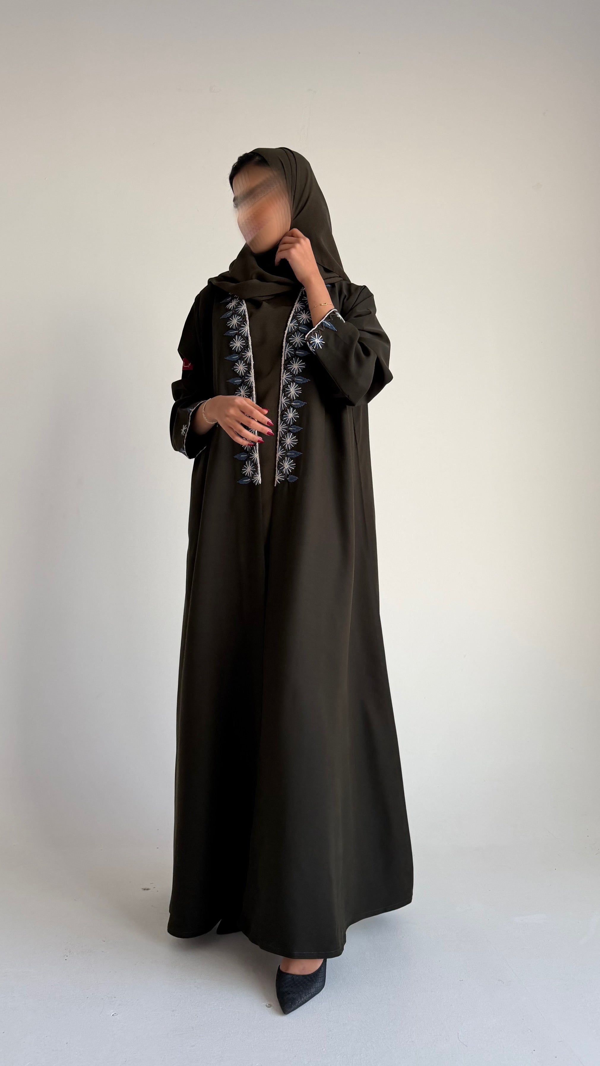 MWT677 - عباية زيتي تطريز - Aya