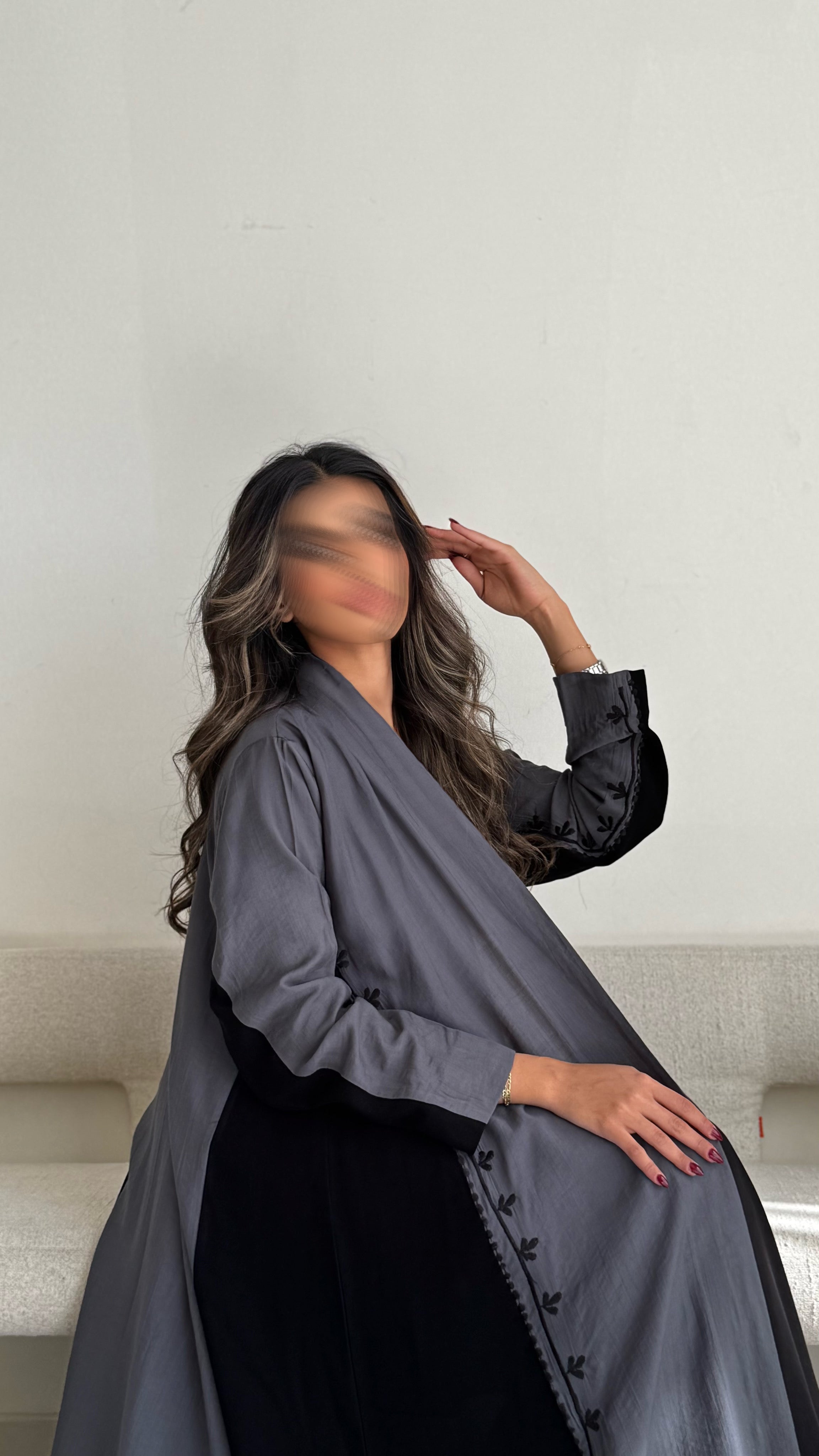 MW1736 - عباية لنن مكسر تطريز يدوي - Aya