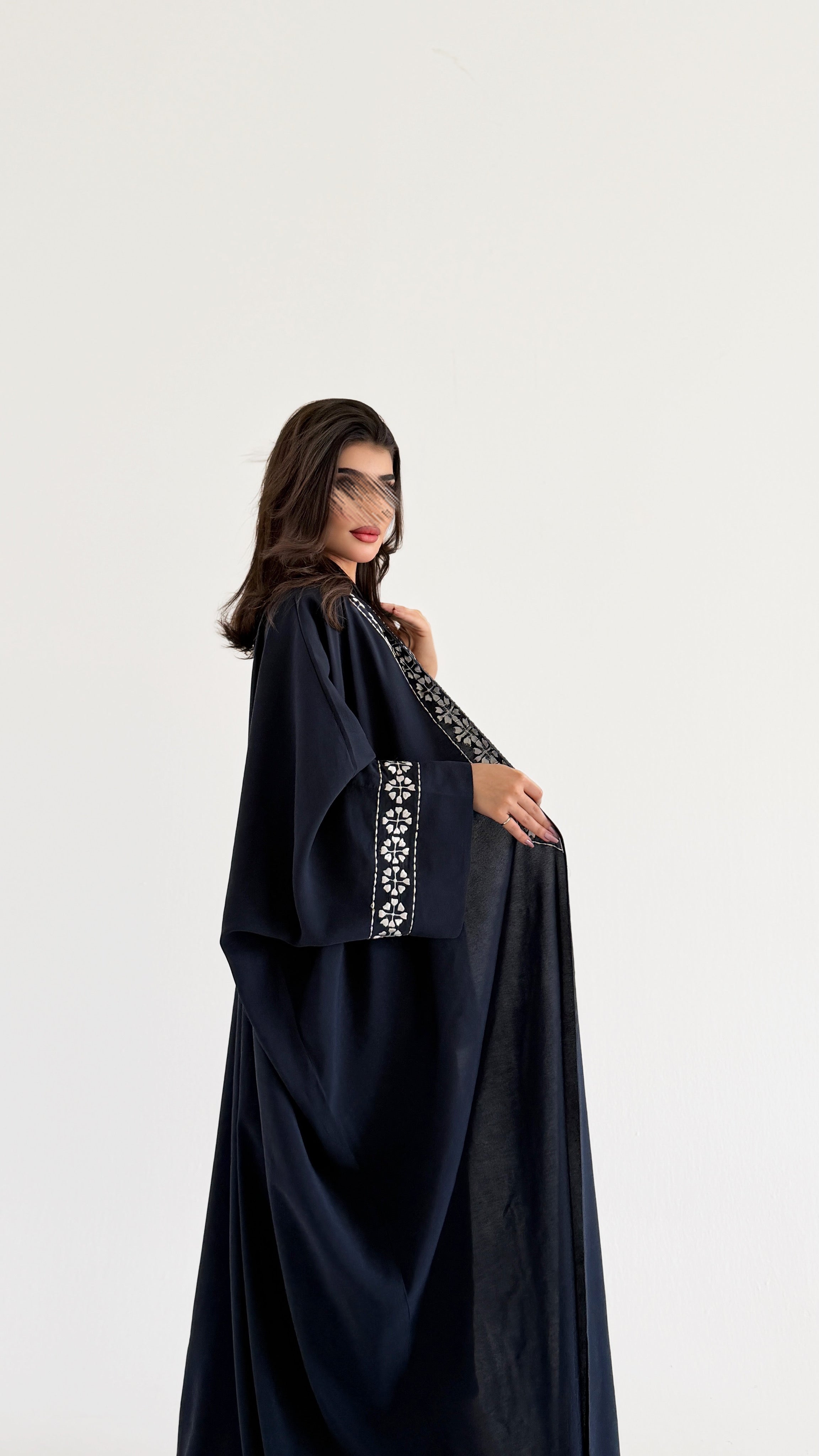 MW2100 - عبايه حرير مغسول انيقه بقصه نص بشت عصرية - Aya