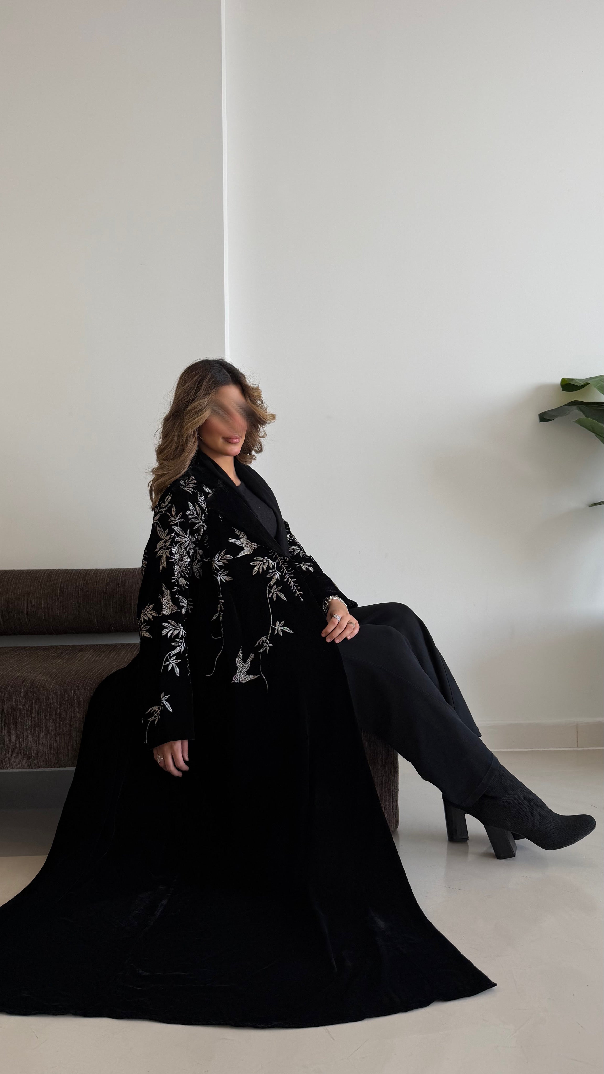 MWT547 - عباية مخمل مع تطريز فضي - Aya