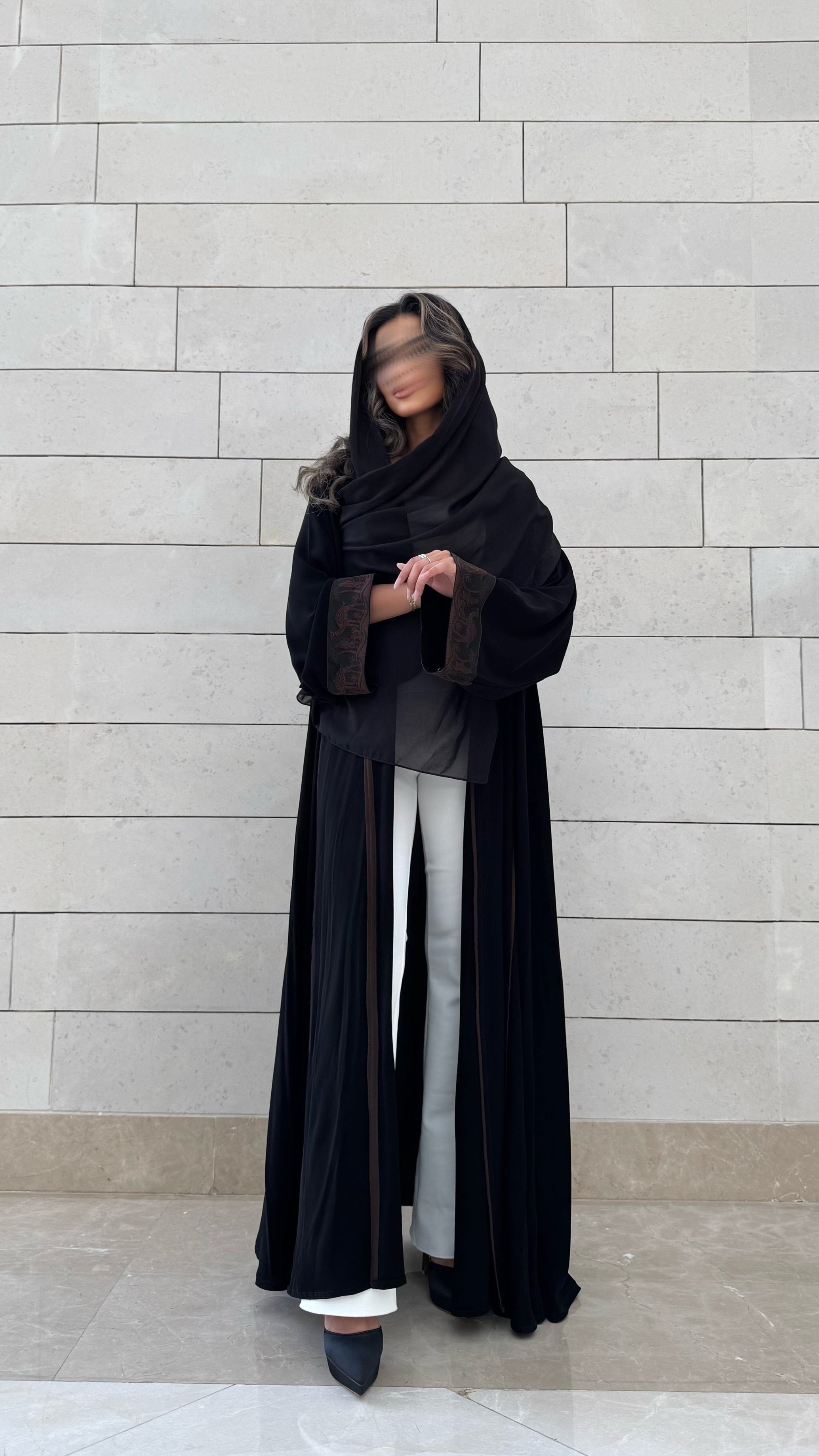 MW645 - Light Crepe Standing with Jacquard Half-Cloche
