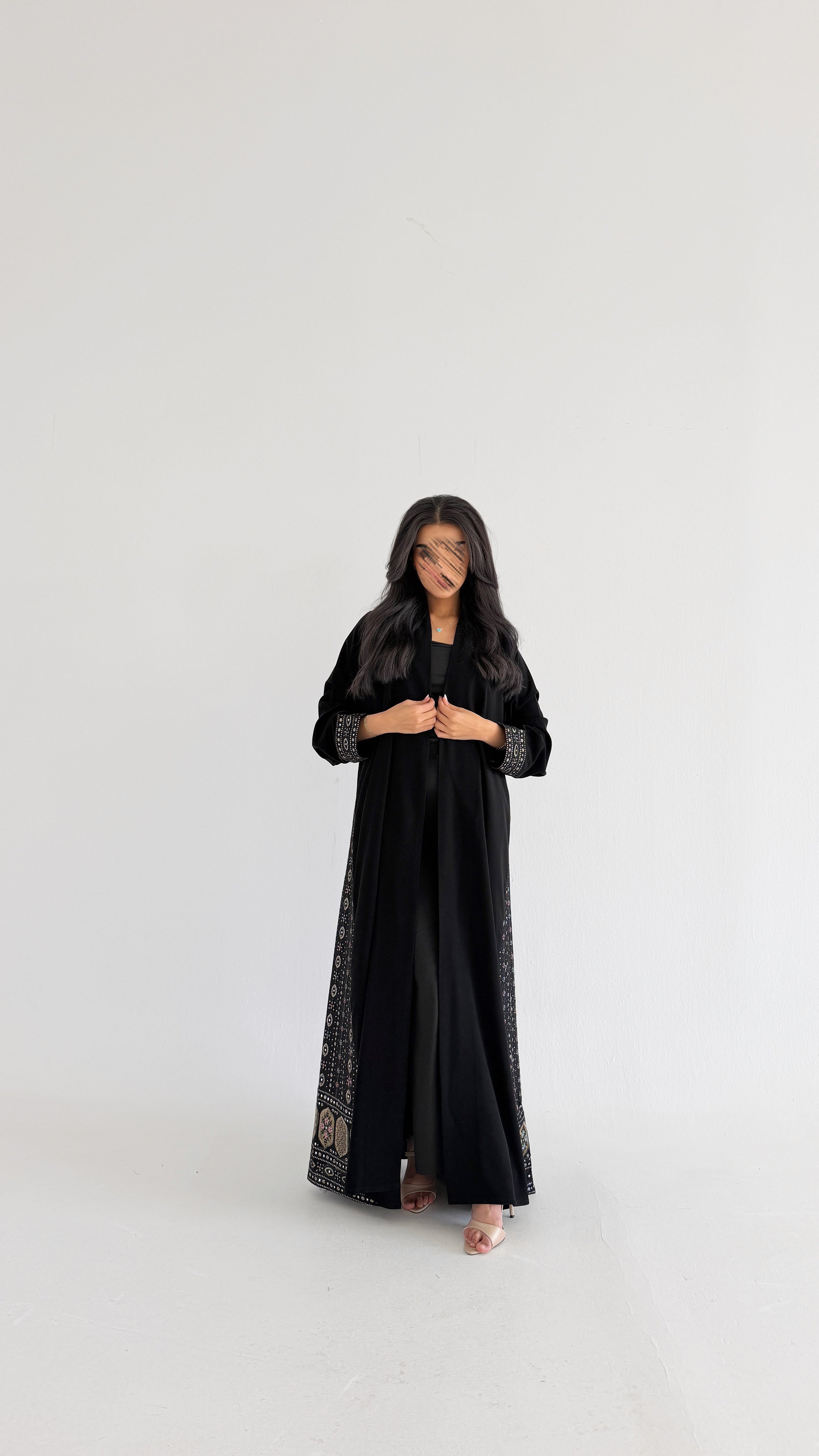 MWT5036 -قماش كريب اسود مع تطريز رمضاني قصة كلوش - Aya