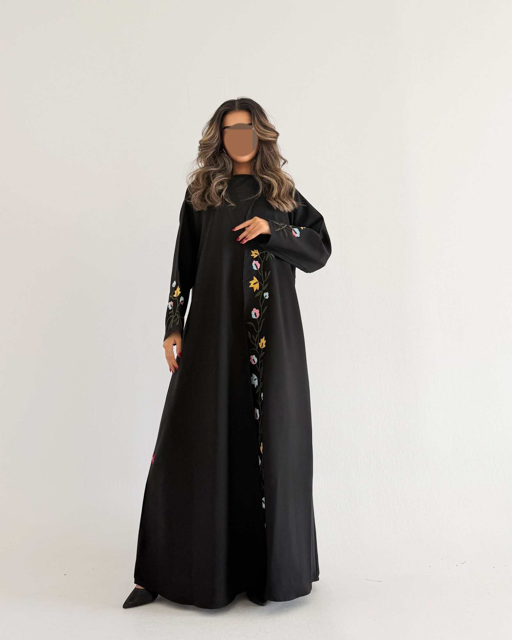 MWT638 - عبايه اسود تطريز وردات - Aya