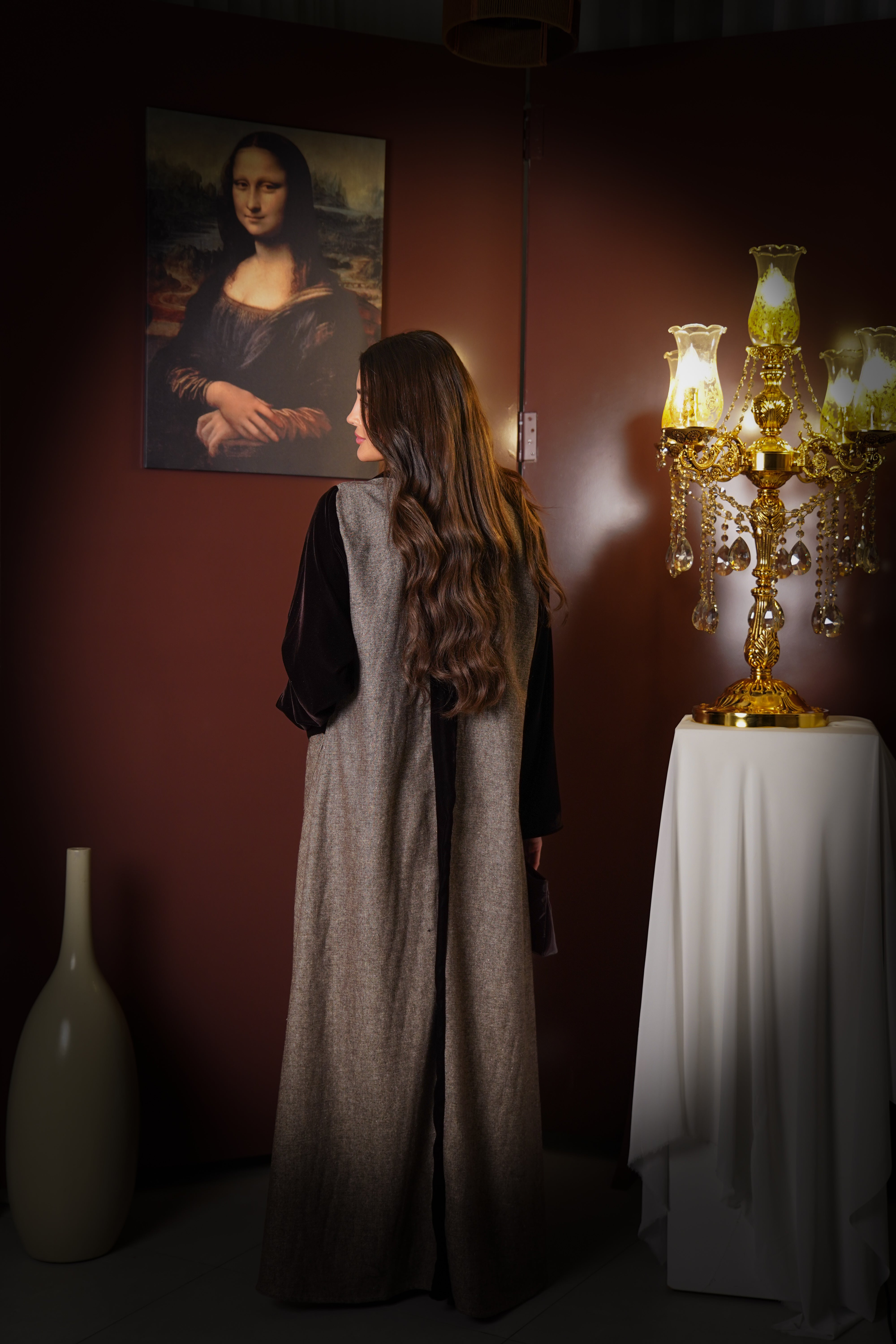 MWT818 - عباية مخمل  بتدخيلة لنن