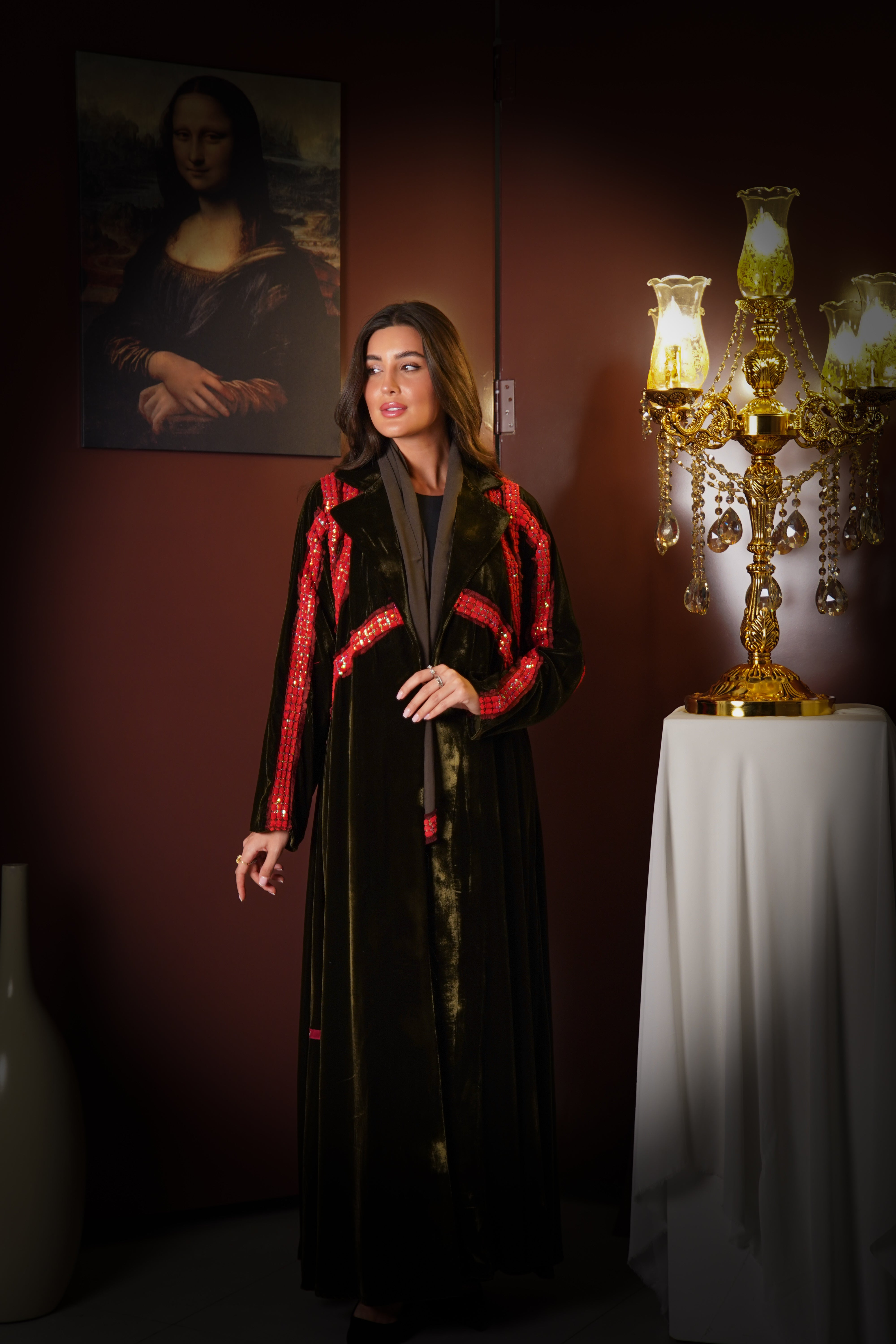 MW645 - Light Crepe Standing with Jacquard Half-Cloche