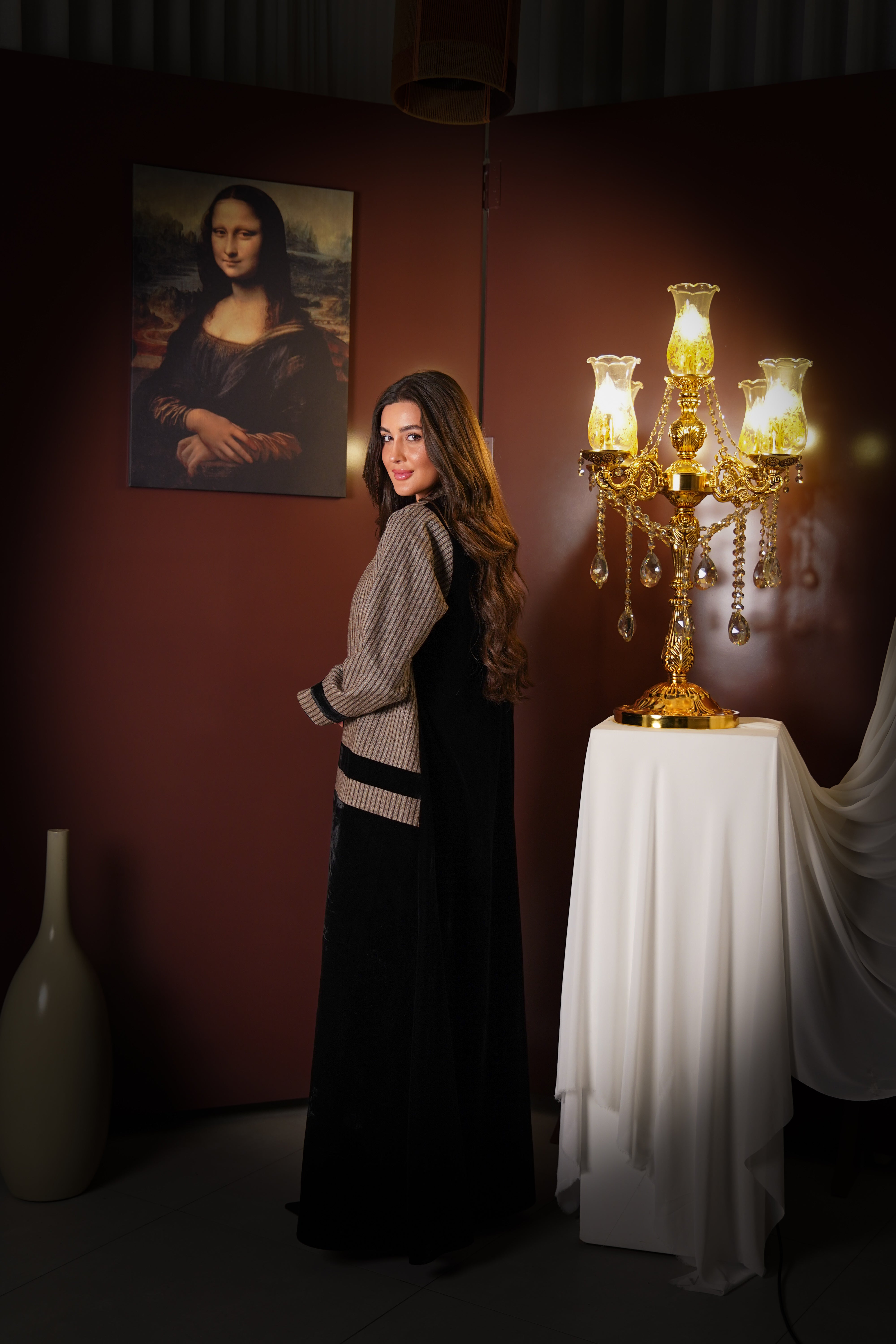 MW1862 - عباية بليزر مبطن باضافة لمسة راقية من الملقم ليعطي انطباع راقي