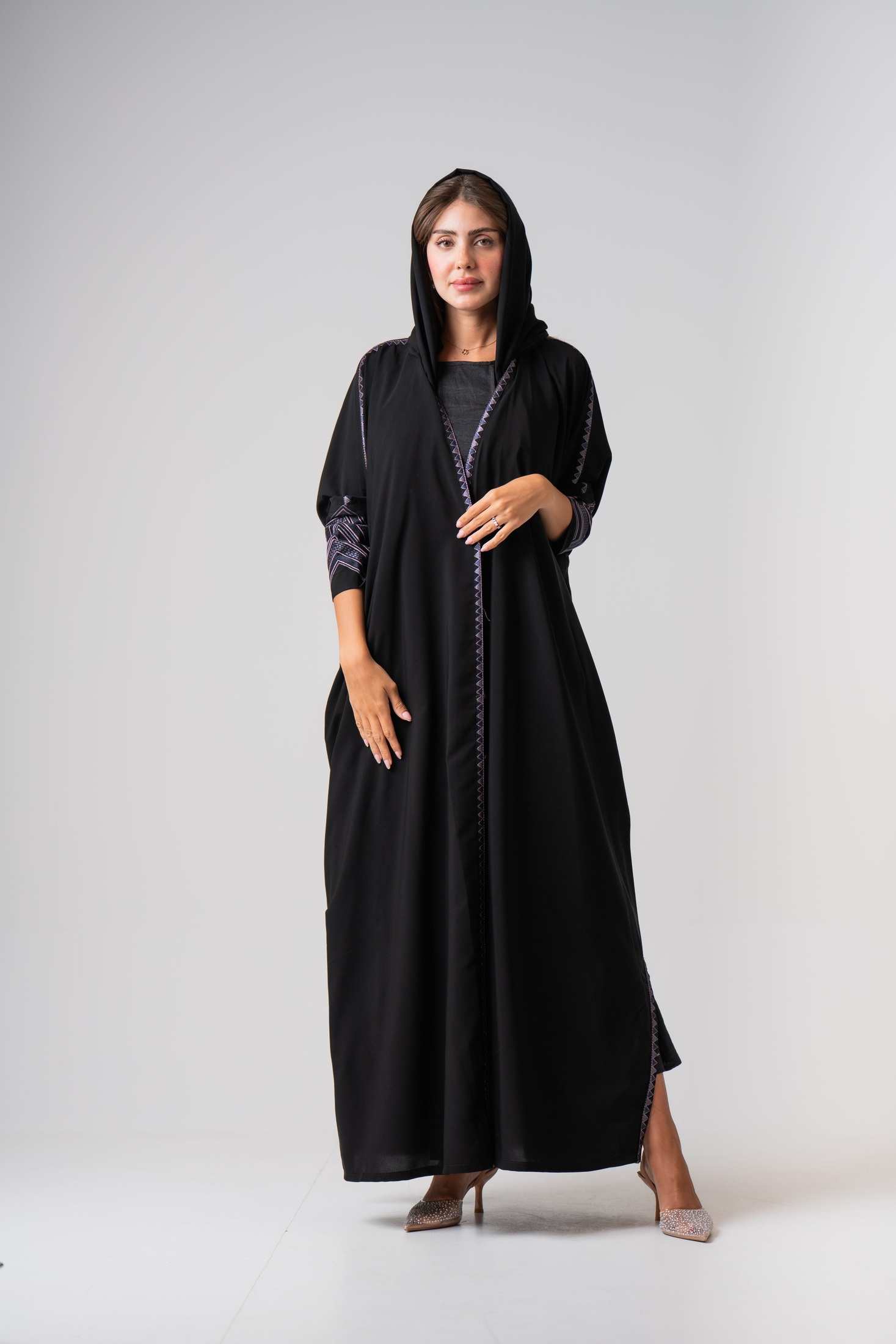MWT4340 - عباية كريب إندونيسي بشت بتطريز موف - Aya