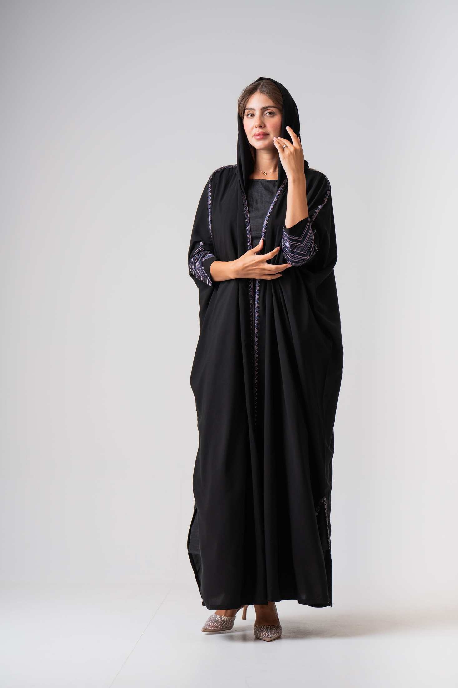 MWT4340 - عباية كريب إندونيسي بشت بتطريز موف - Aya