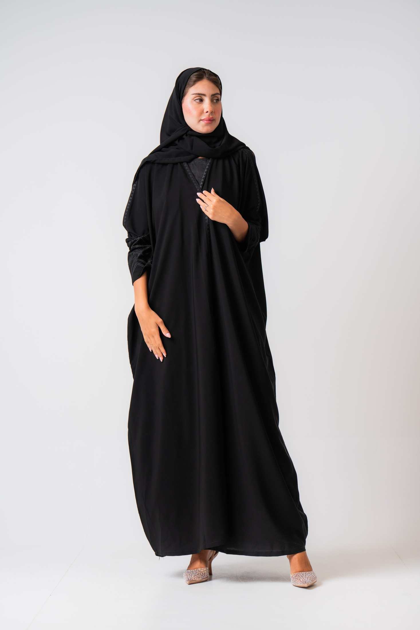 MWT4339 - عباية كريب إندونيسي بشت بتطريز أسود - Aya
