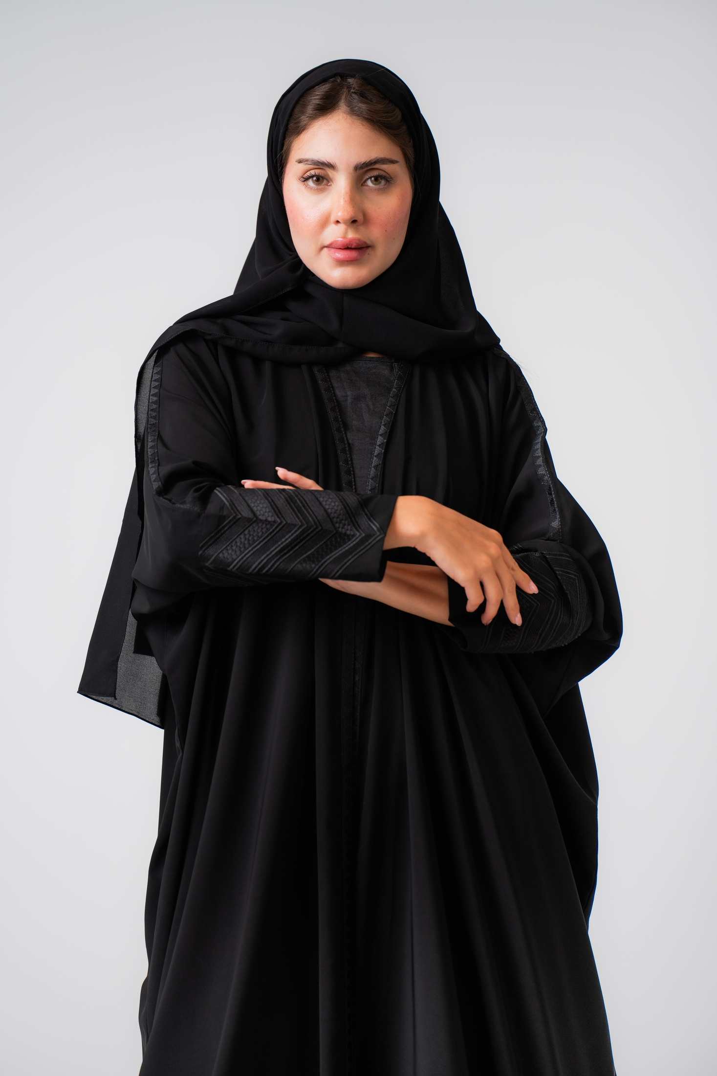MWT4339 - عباية كريب إندونيسي بشت بتطريز أسود - Aya