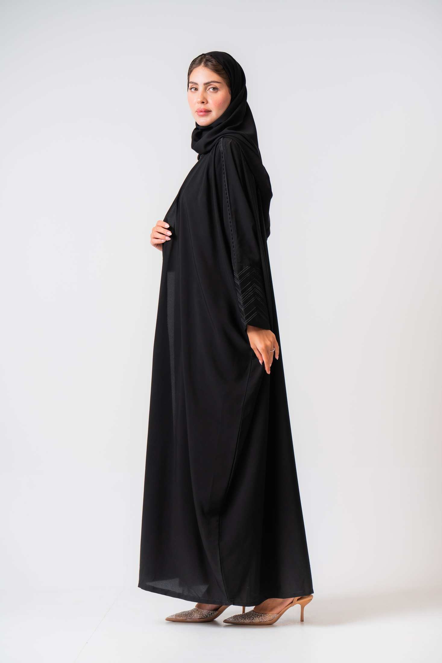 MWT4339 - عباية كريب إندونيسي بشت بتطريز أسود - Aya