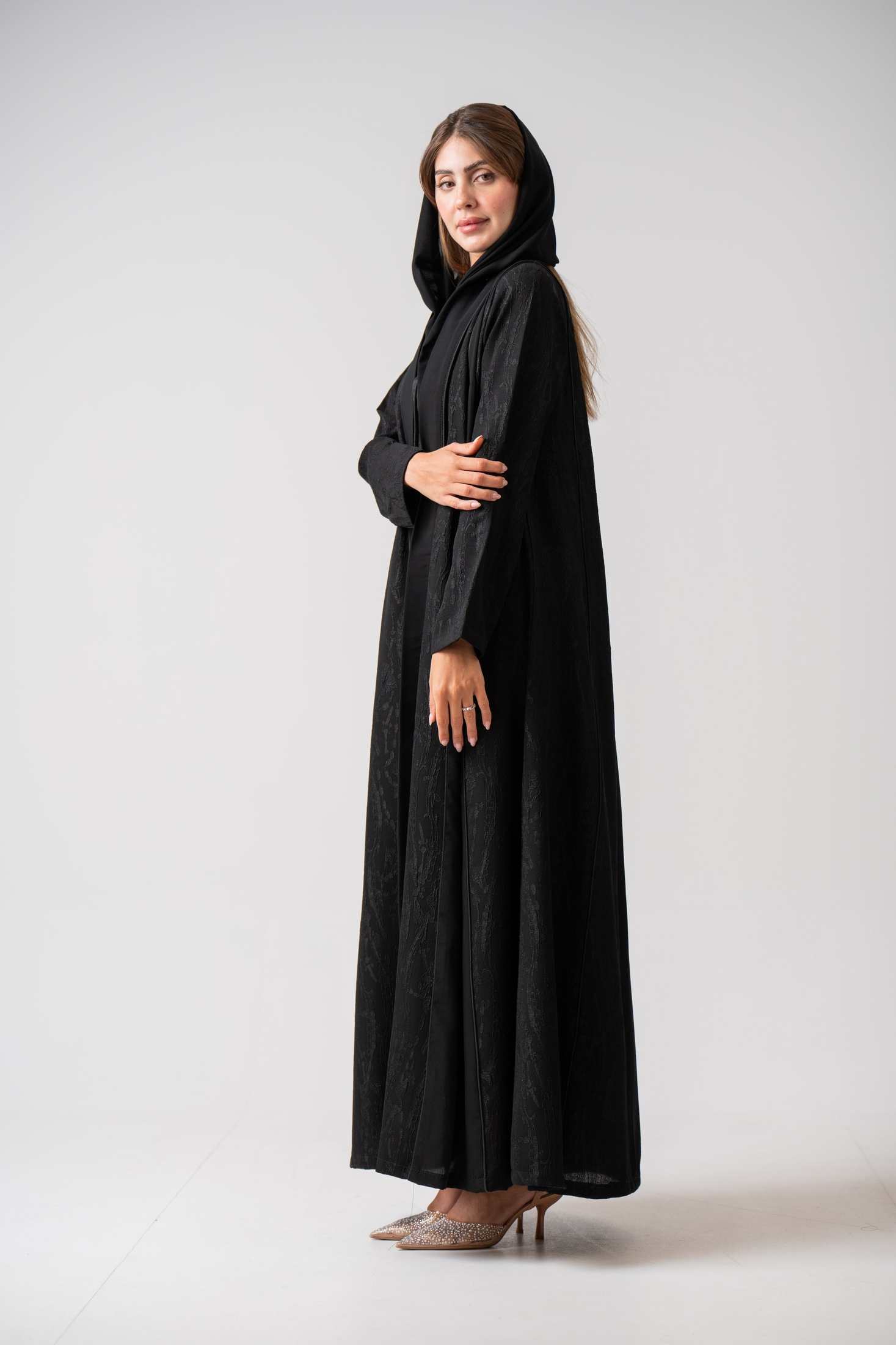 MWT4343 - عباية كريب ياباني بتدخيلة مشجرة - Aya