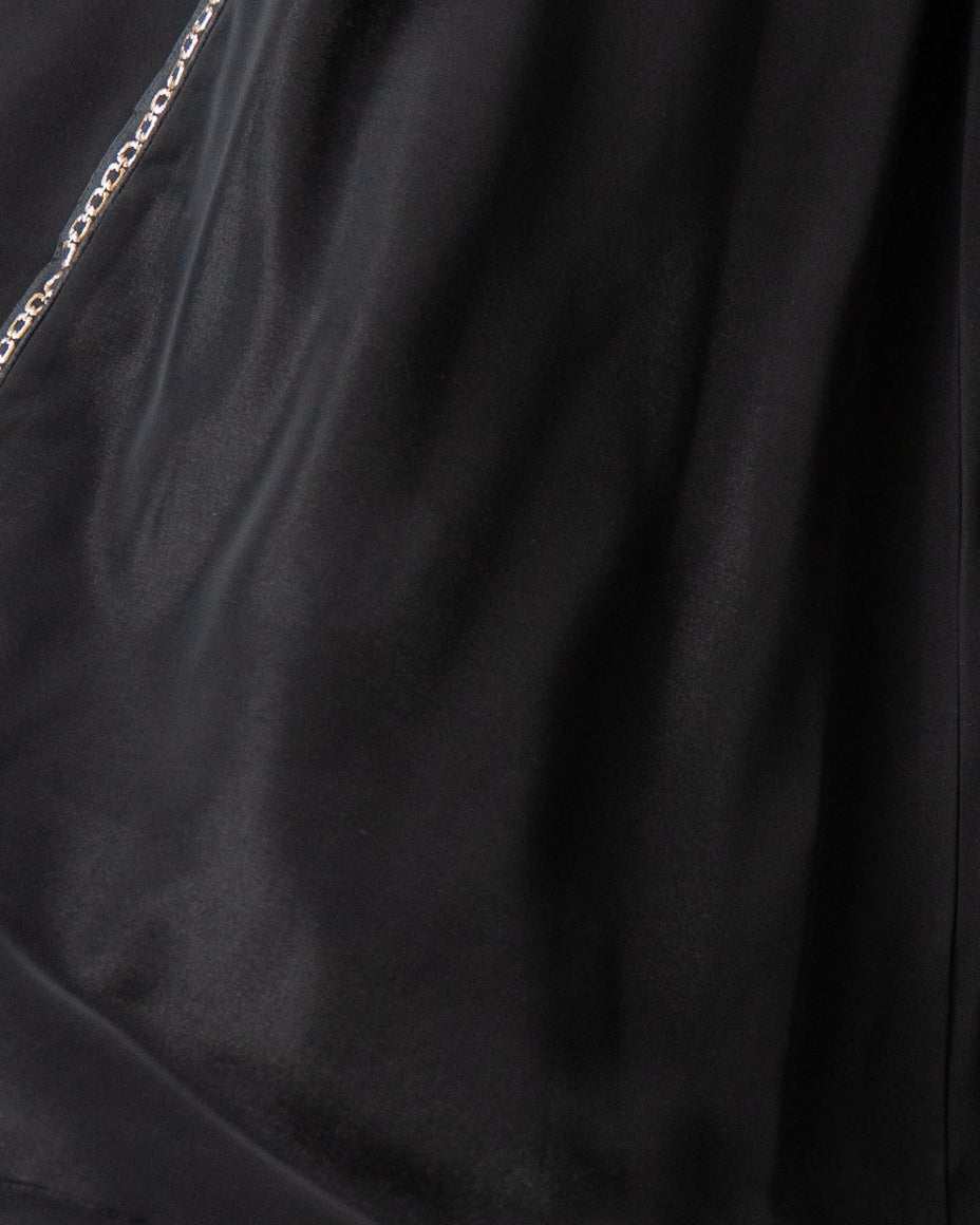MWT4347 - عباية كريب بتطريز أسود وذهبي - Aya