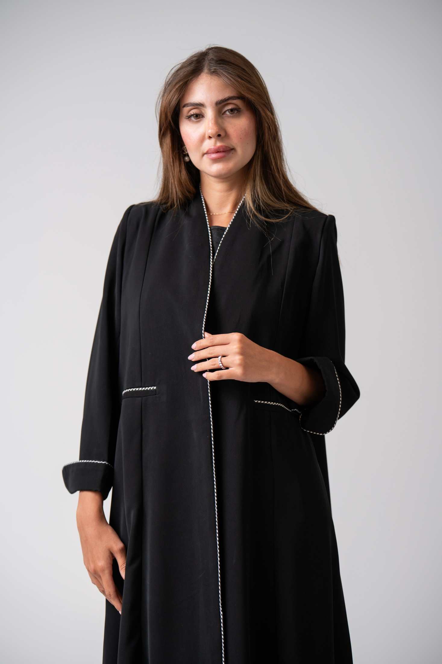 MWT4353 - عباية كريب بليزر بقيطان - Aya