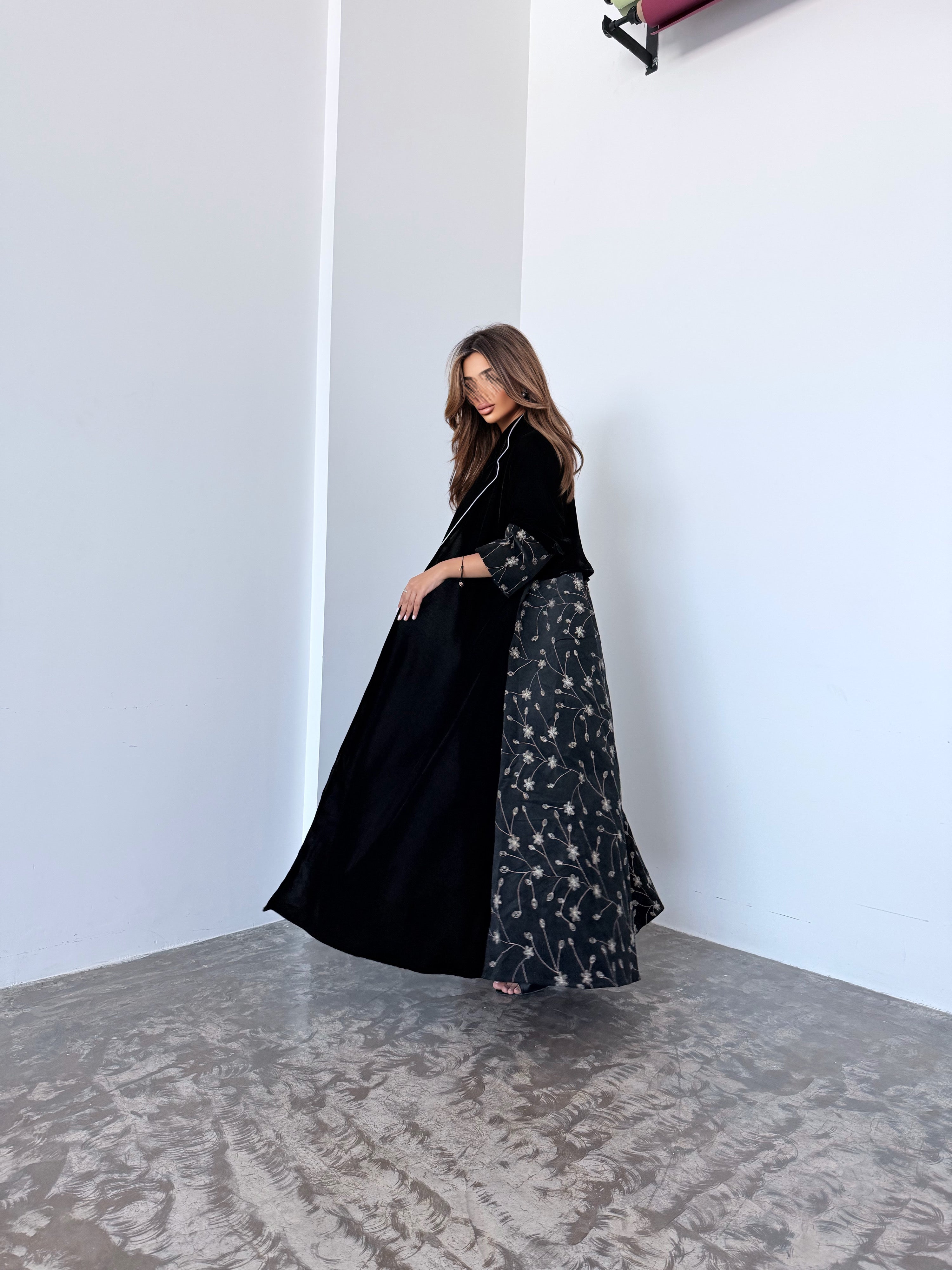 MW645 - Light Crepe Standing with Jacquard Half-Cloche