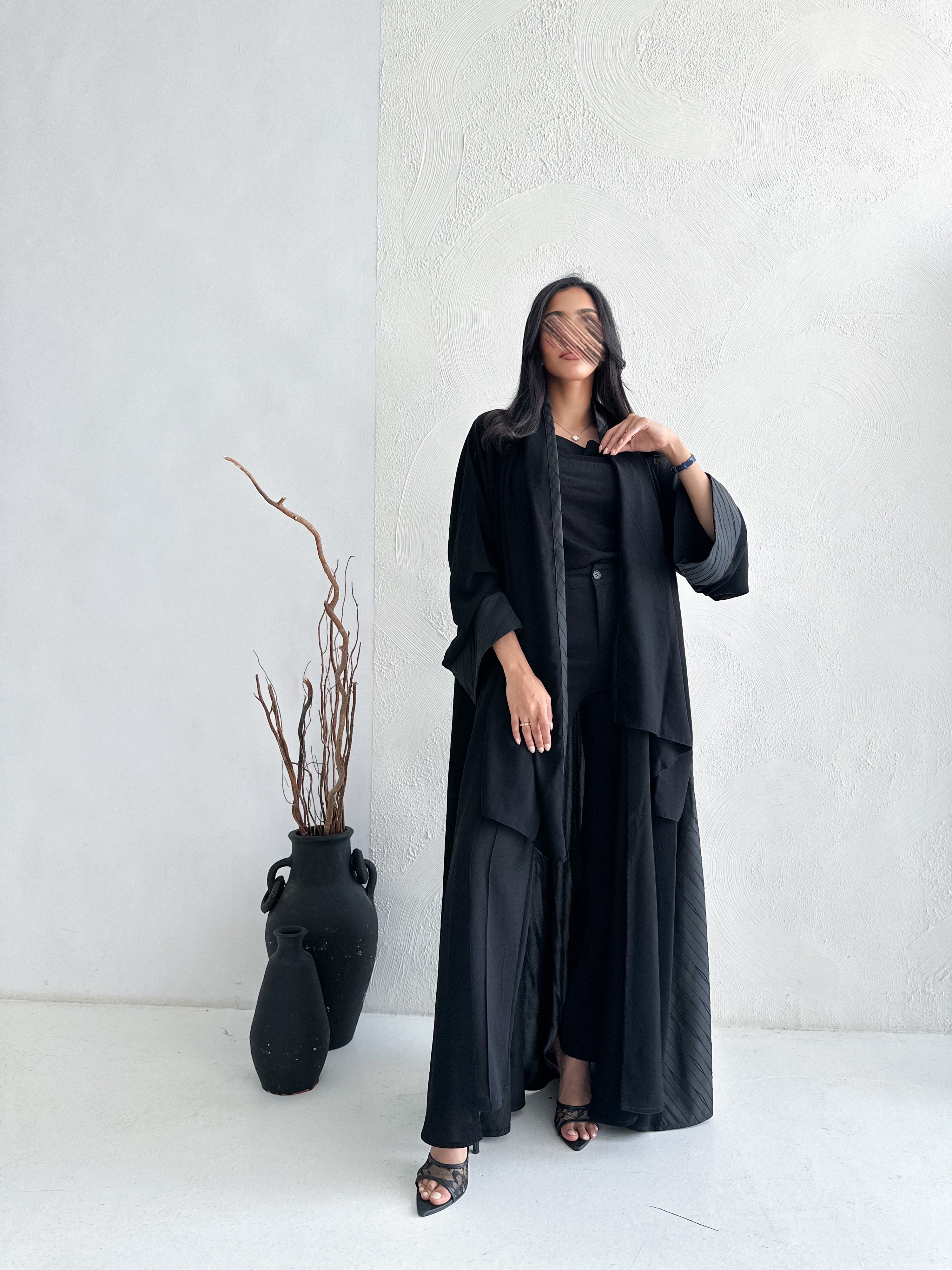 MW645 - Light Crepe Standing with Jacquard Half-Cloche