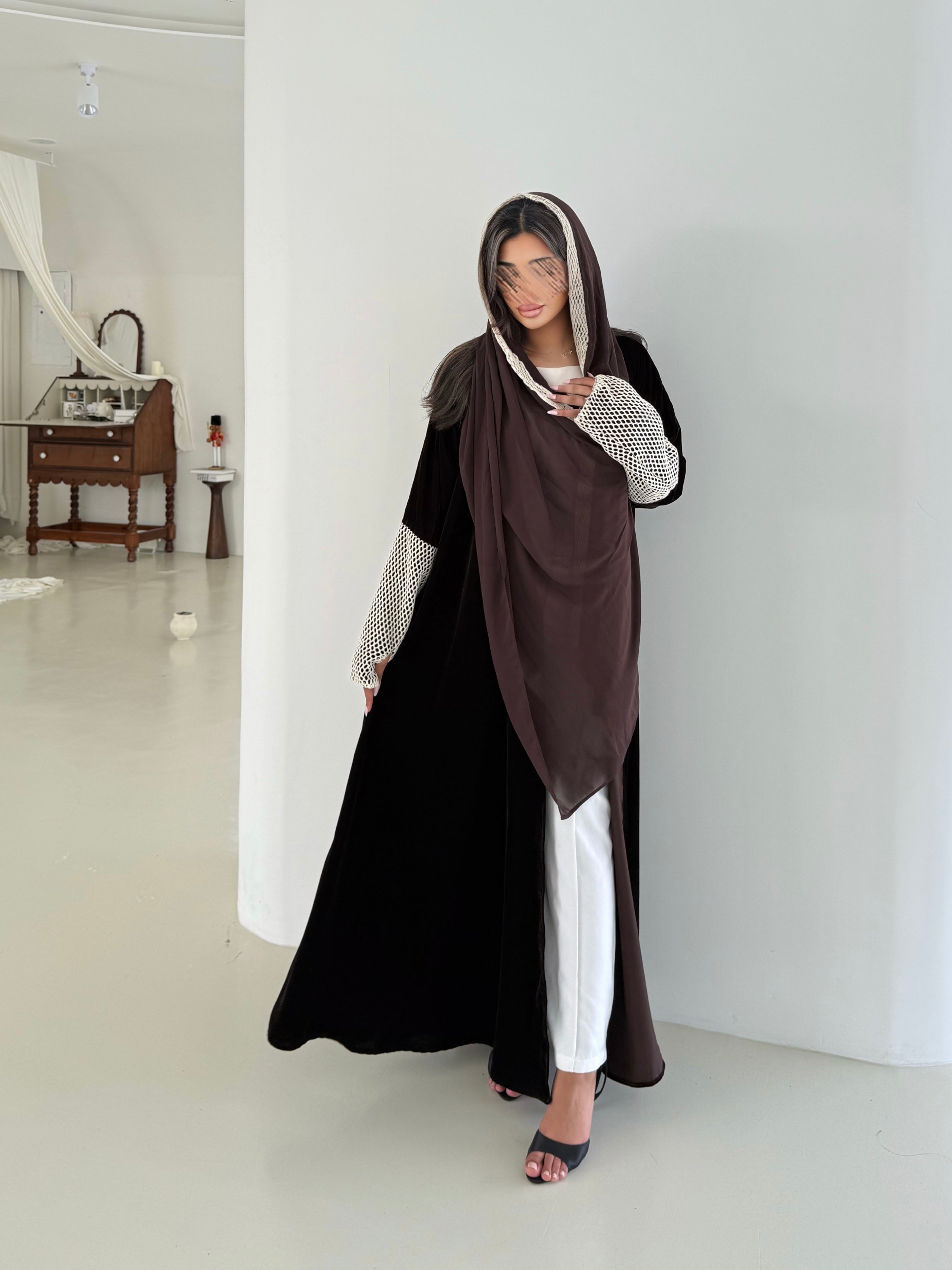 MW645 - Light Crepe Standing with Jacquard Half-Cloche