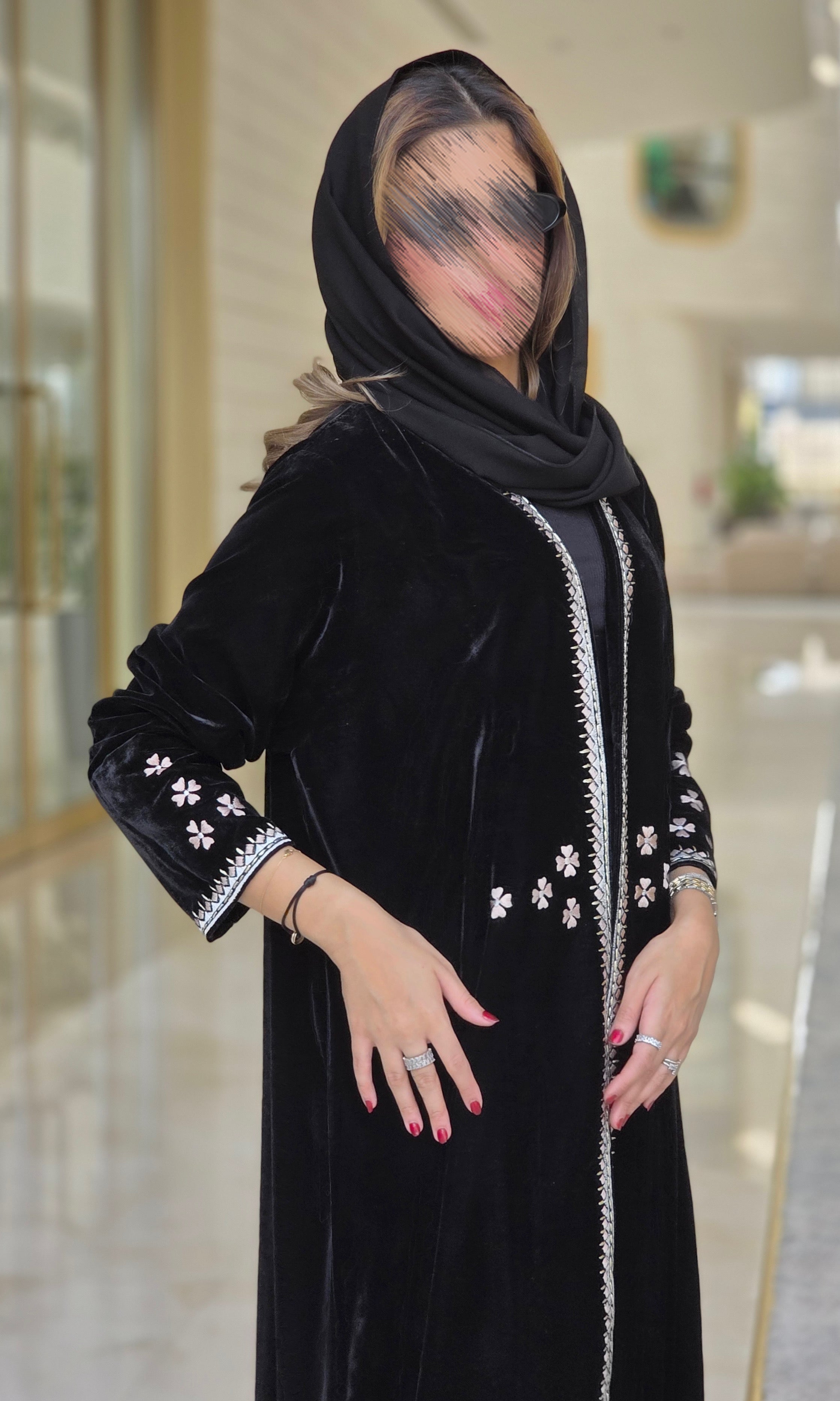 MWT655 - عباية تطريز مخمل اسود - Aya