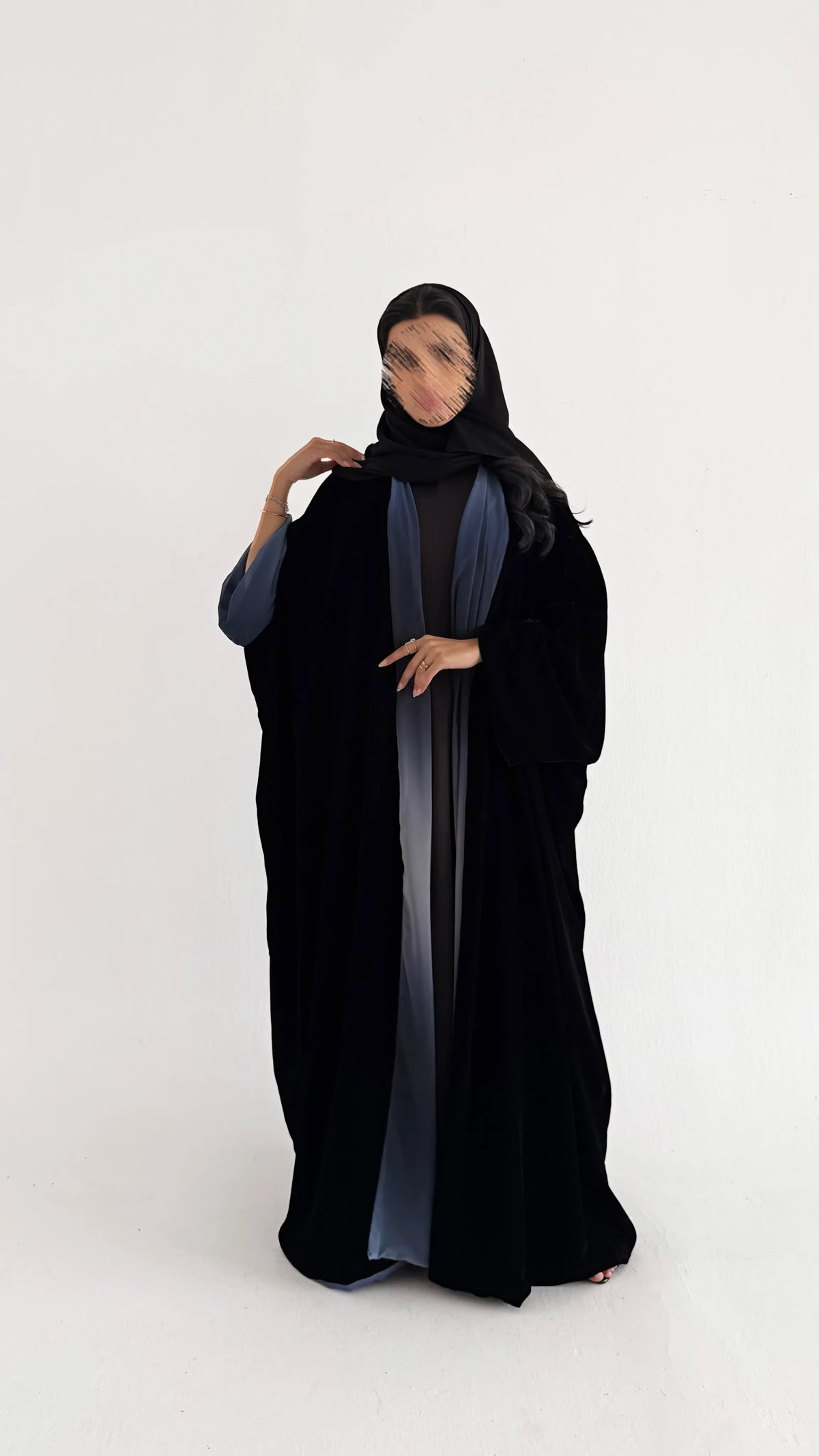 MW522  - عباية كحليه مخمل دبل فيس طباعة مموج كحلي - Aya