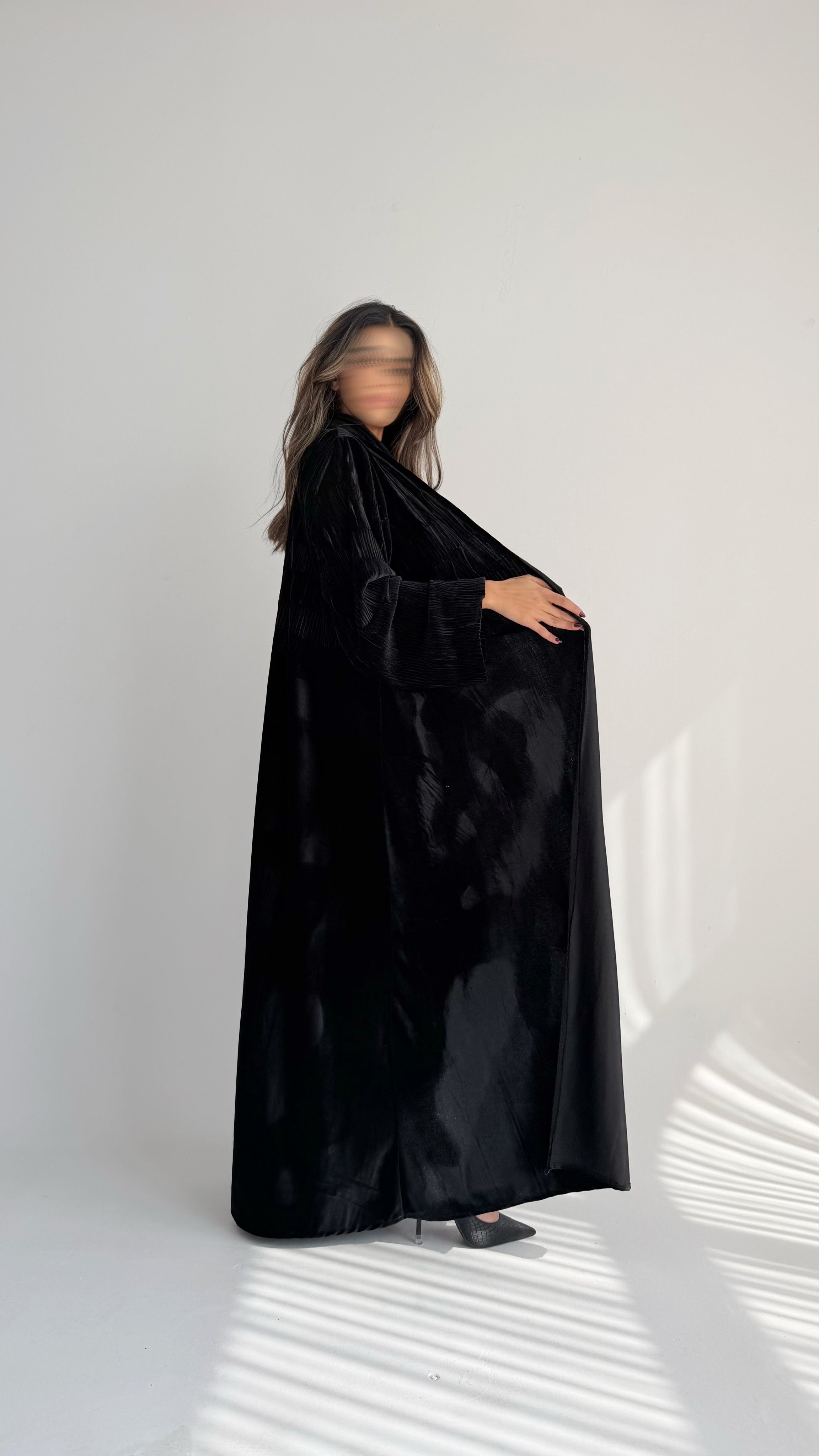 MWT872 - عباية مخمل بيليسية