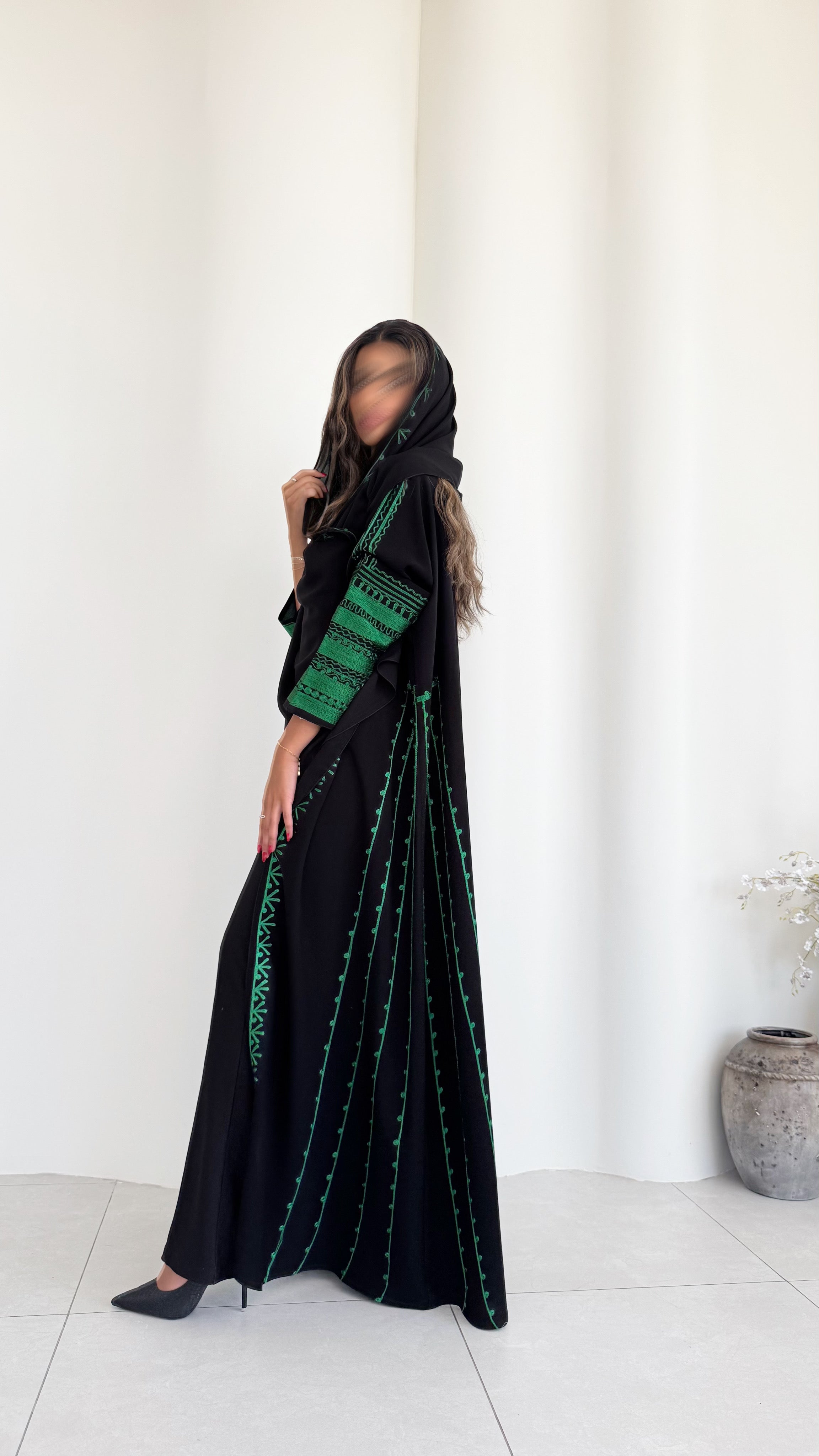 MW645 - Light Crepe Standing with Jacquard Half-Cloche