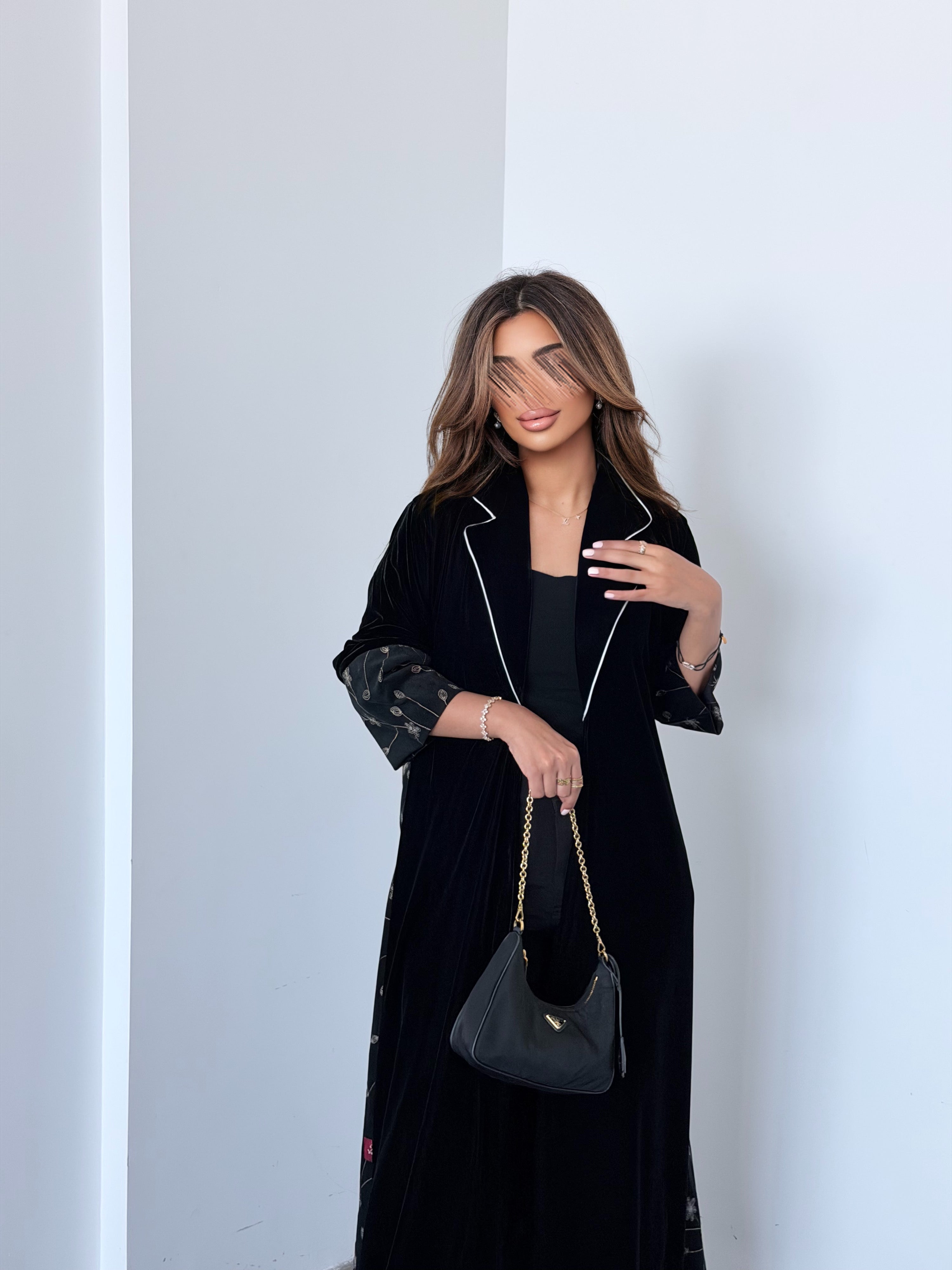 MW645 - Light Crepe Standing with Jacquard Half-Cloche