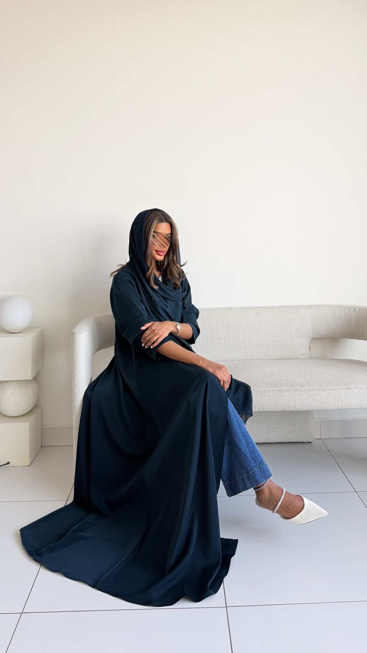 MWT1234 - عبايه ساده مع طرحه لينن - Aya