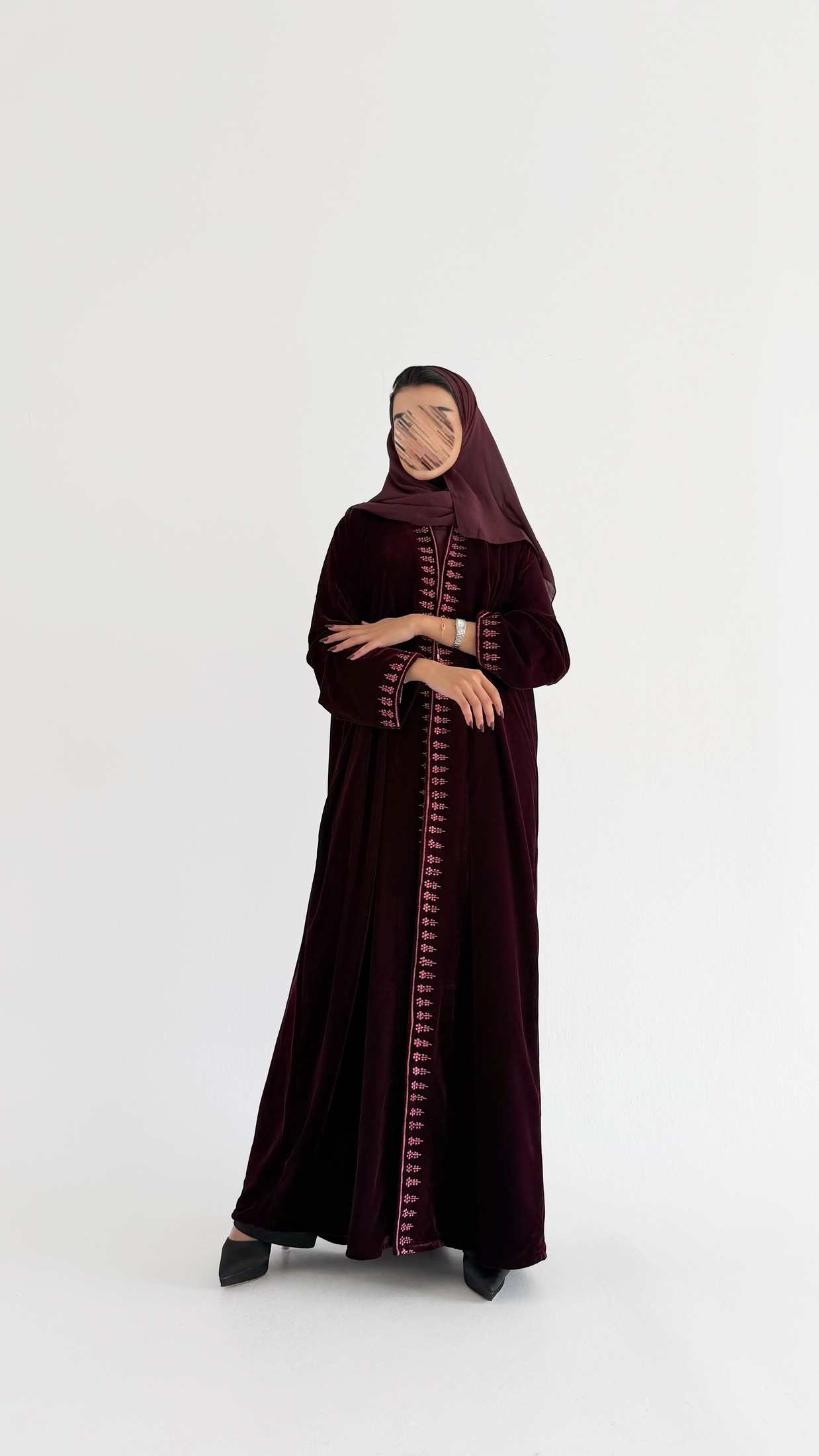 MWT675 - عباية مخمل عنابي مع تطريز بالامام والاكمام - Aya