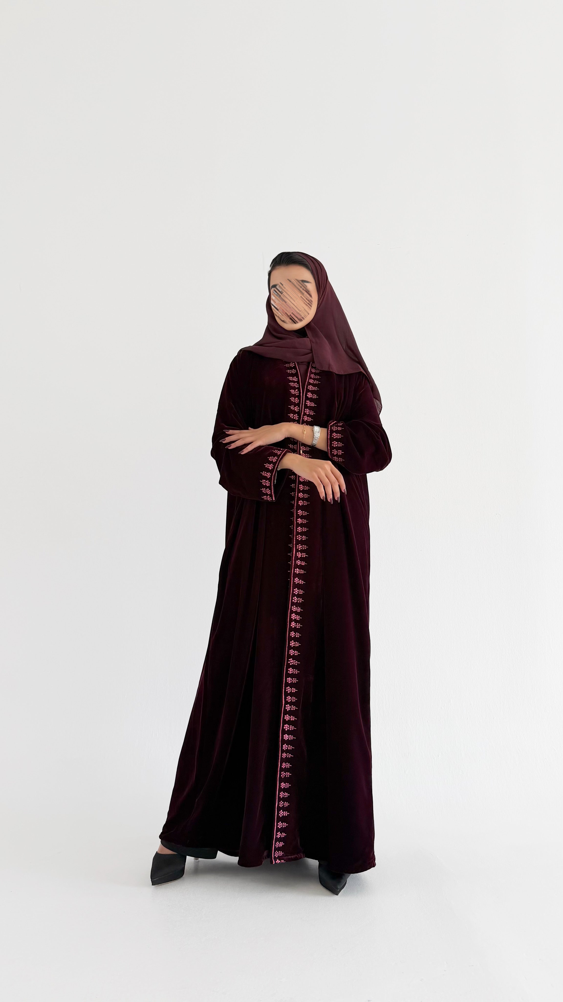 MWT675 - عباية مخمل عنابي مع تطريز بالامام والاكمام - Aya