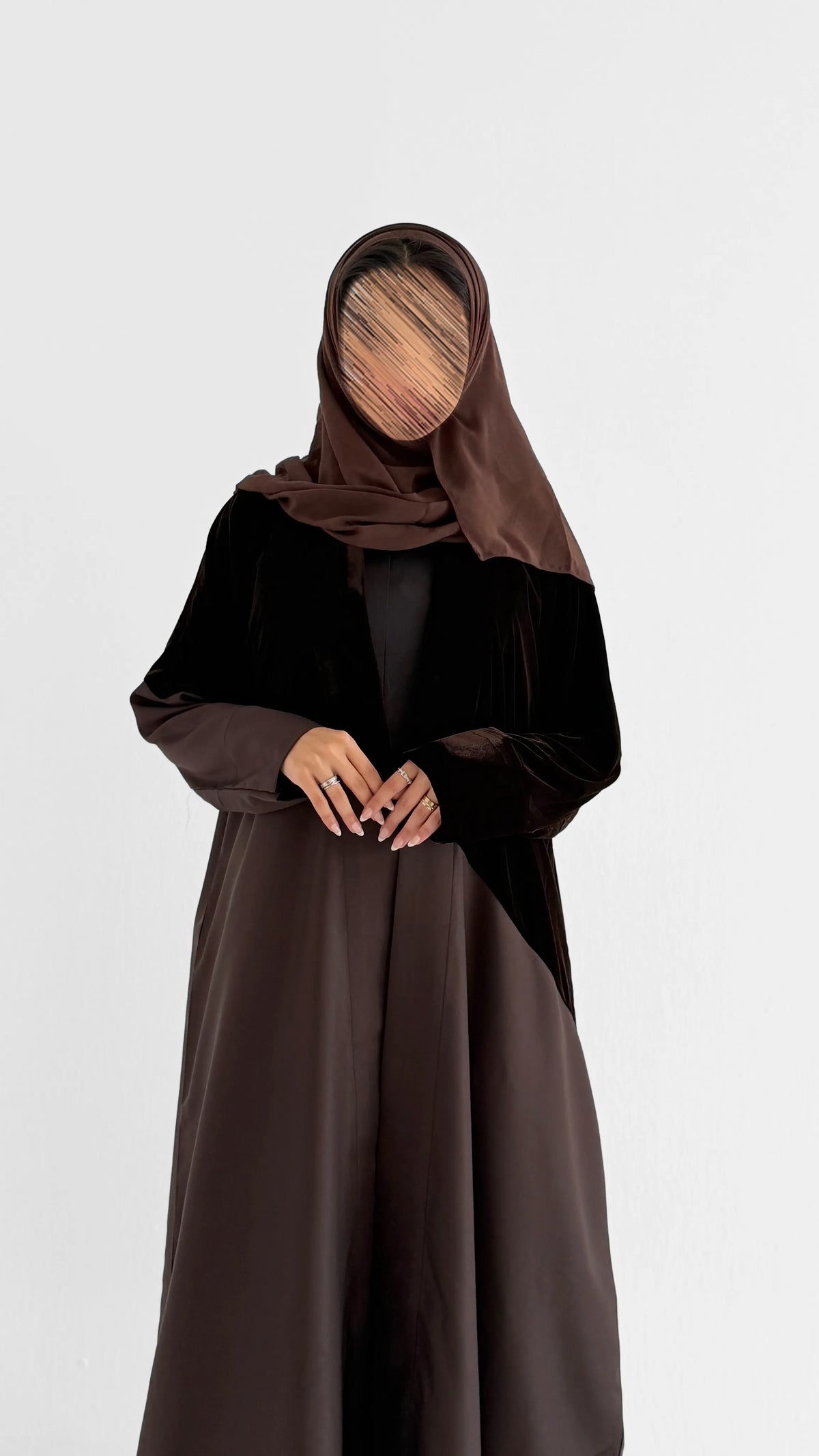 MWT2178 - عبايه مخمل بني مع قماش تفته