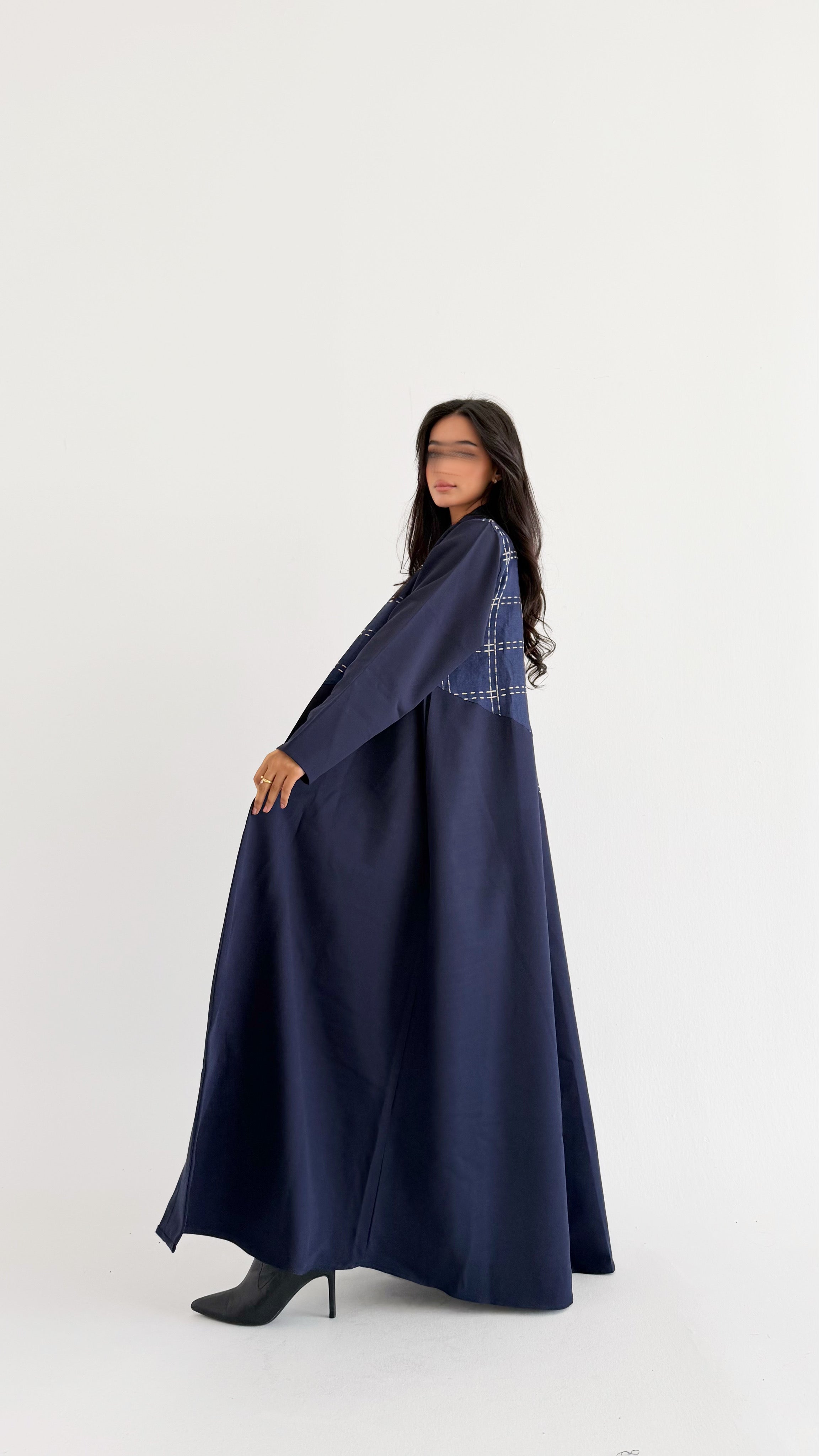 MW645 - Light Crepe Standing with Jacquard Half-Cloche