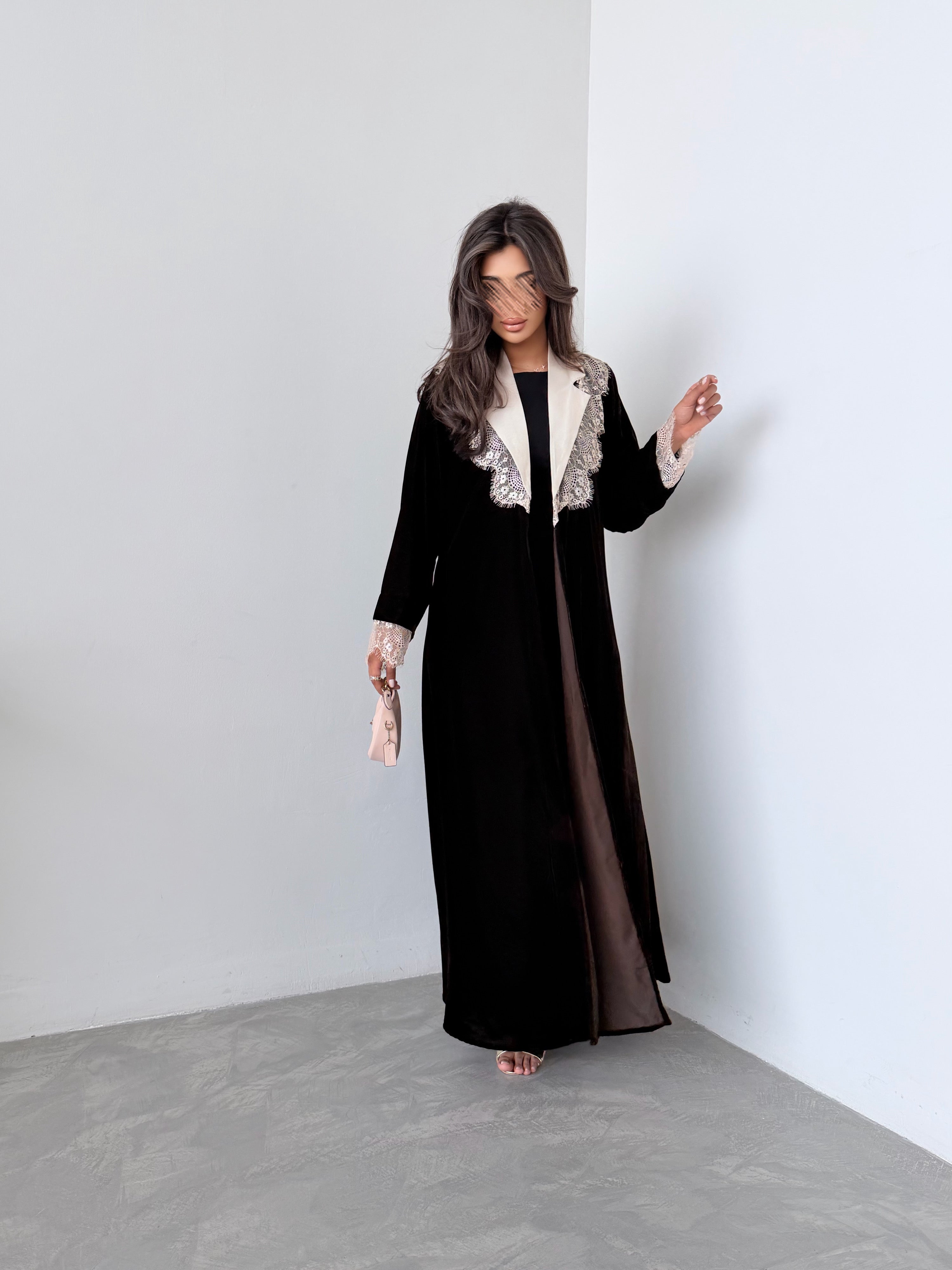 MW645 - Light Crepe Standing with Jacquard Half-Cloche