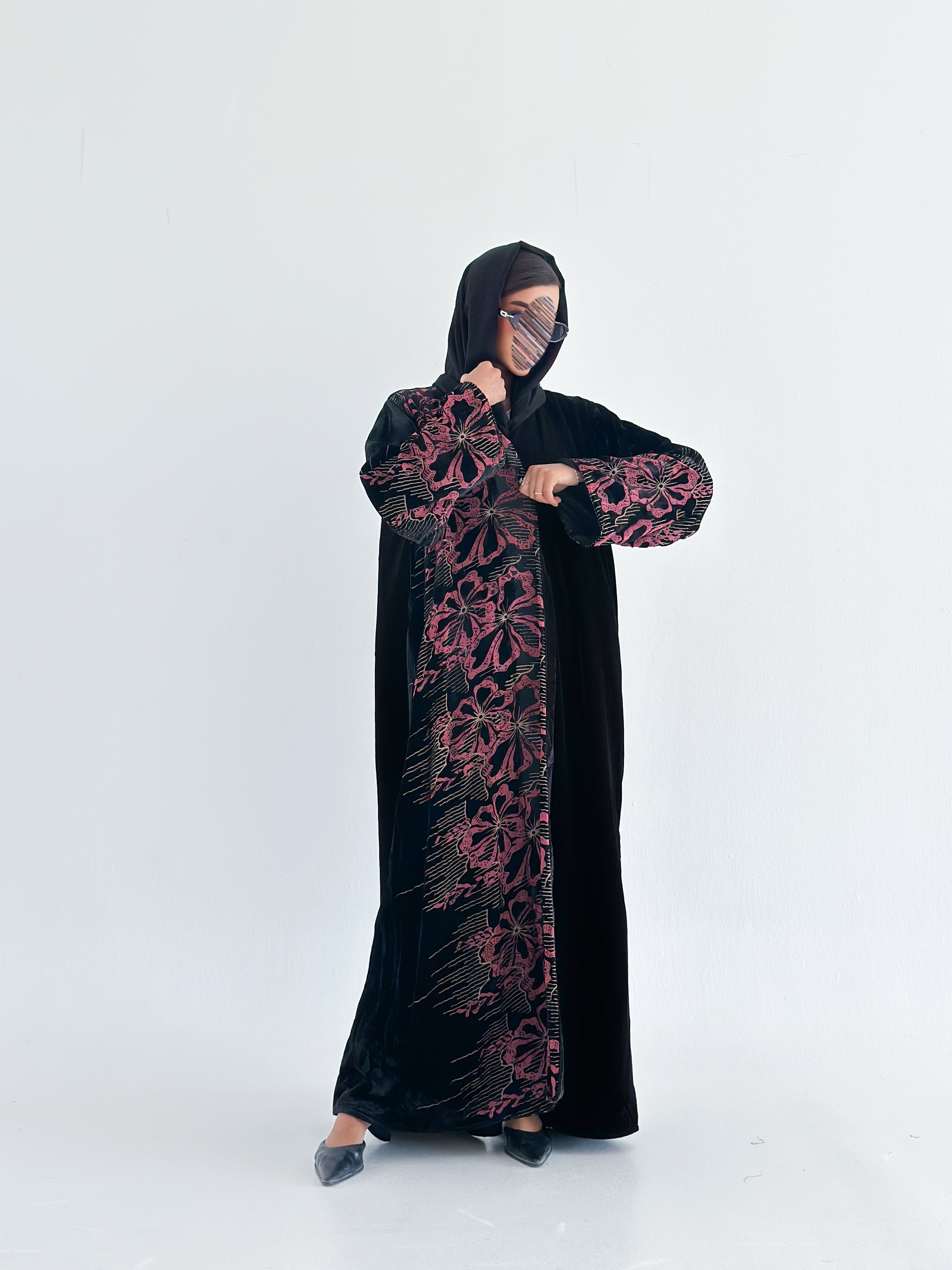 MWT554 - عباية مخمل مع شيفون طباعة - Aya