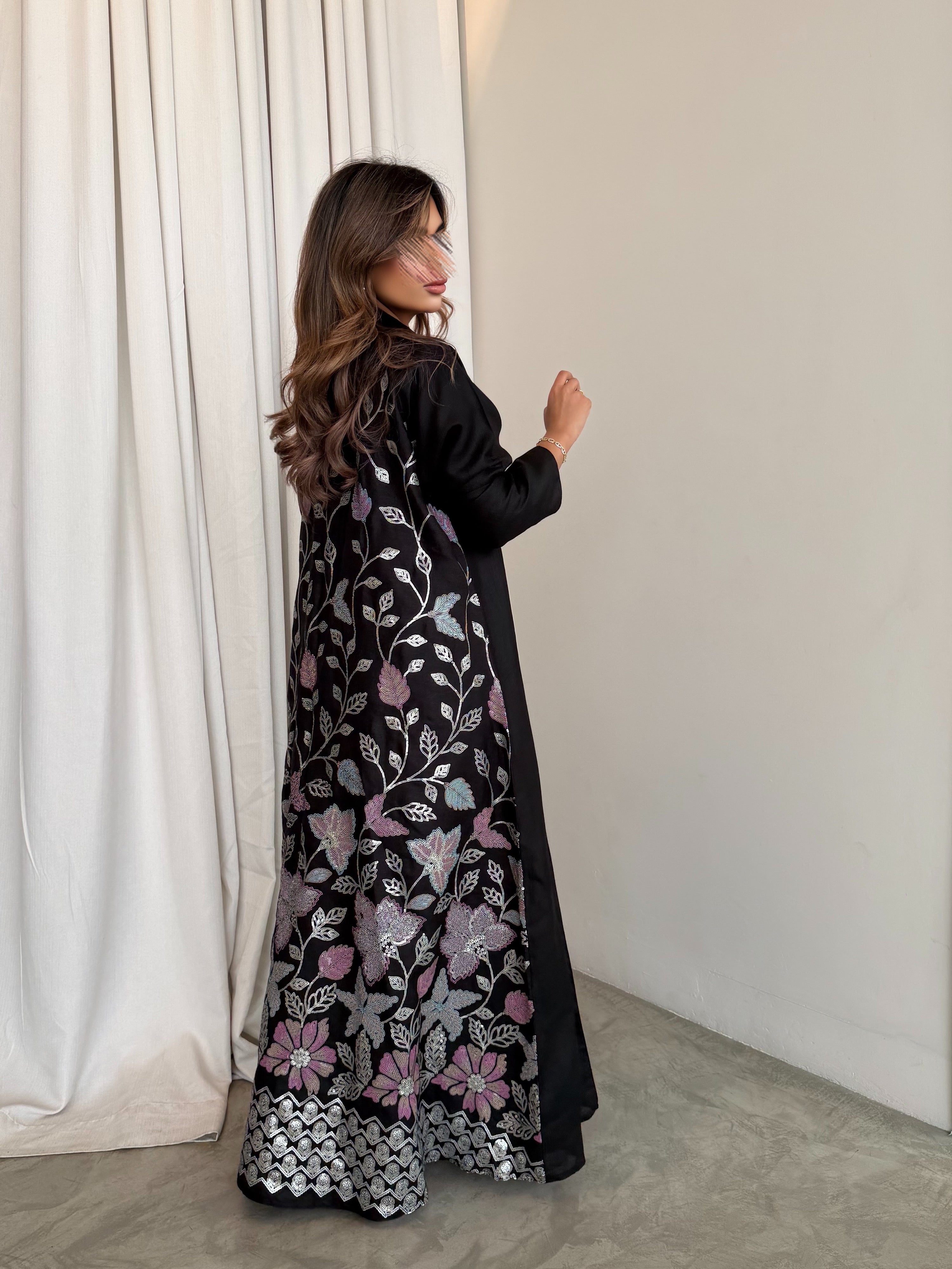 MWT1050 - عبايه بتدخيله لنن تطريز - Aya