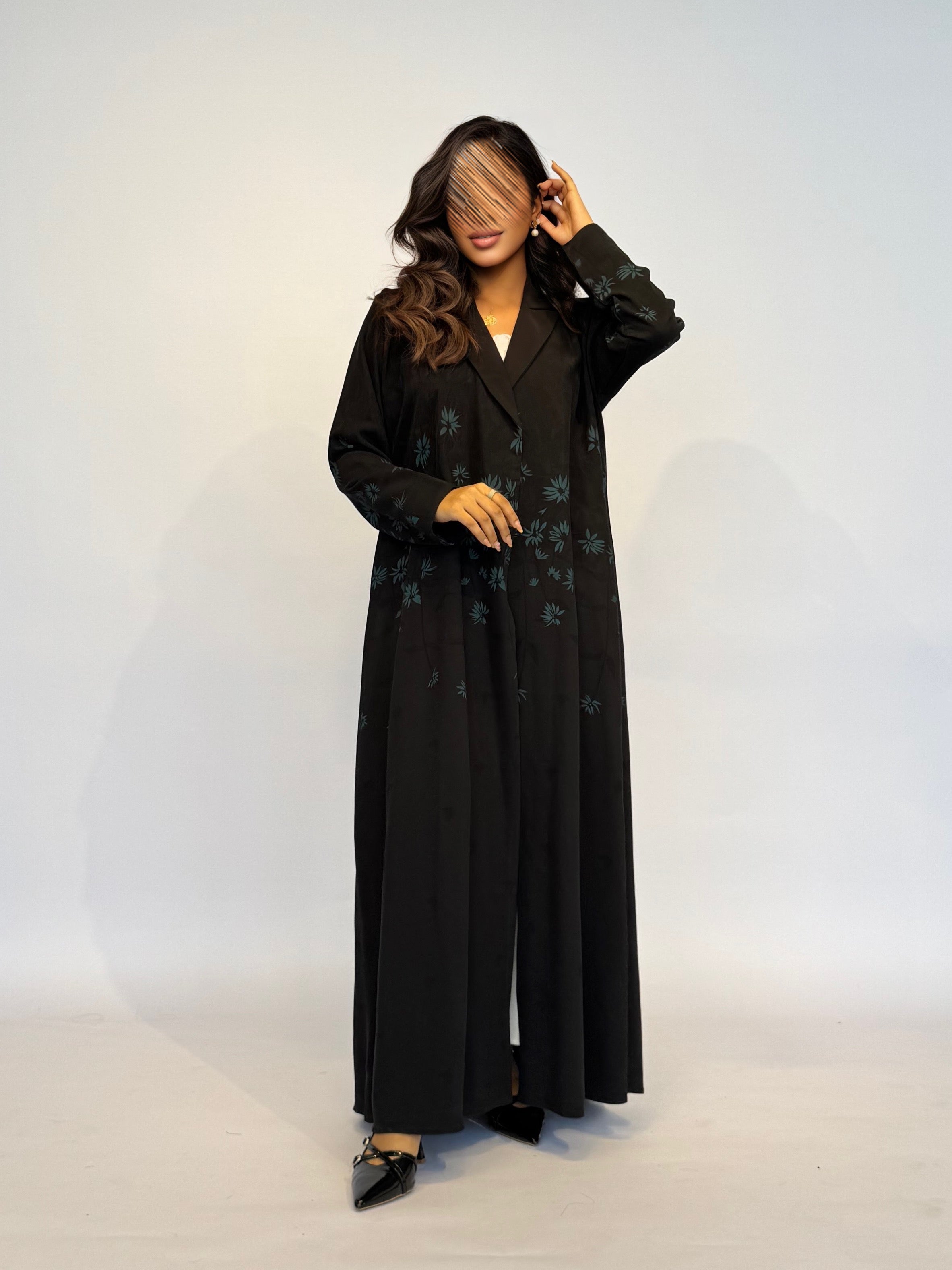 MW645 - Light Crepe Standing with Jacquard Half-Cloche