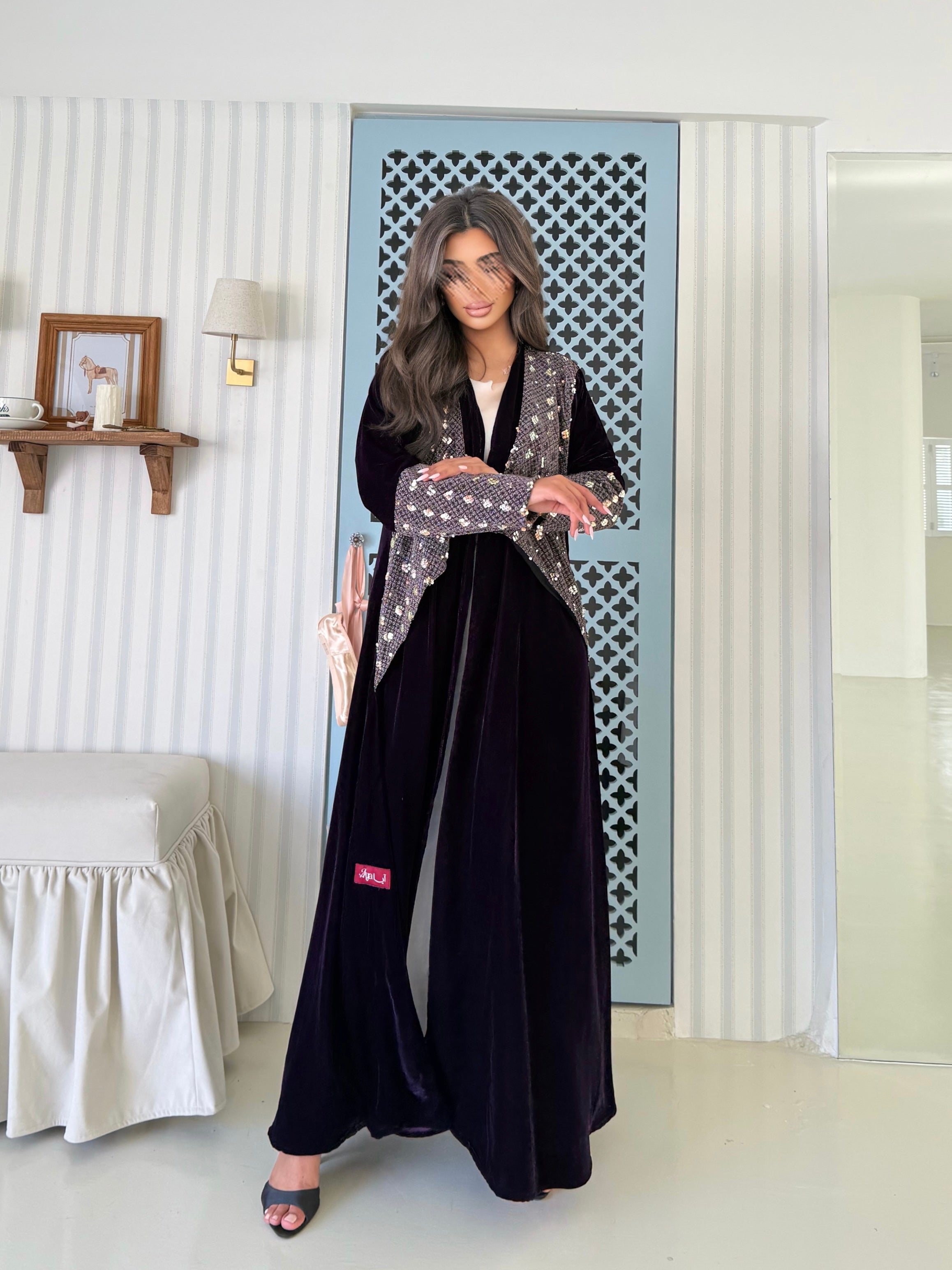 MWT956 -عباية مخمل مع اضافة مخمل ترتر بالاكمام والاجناب