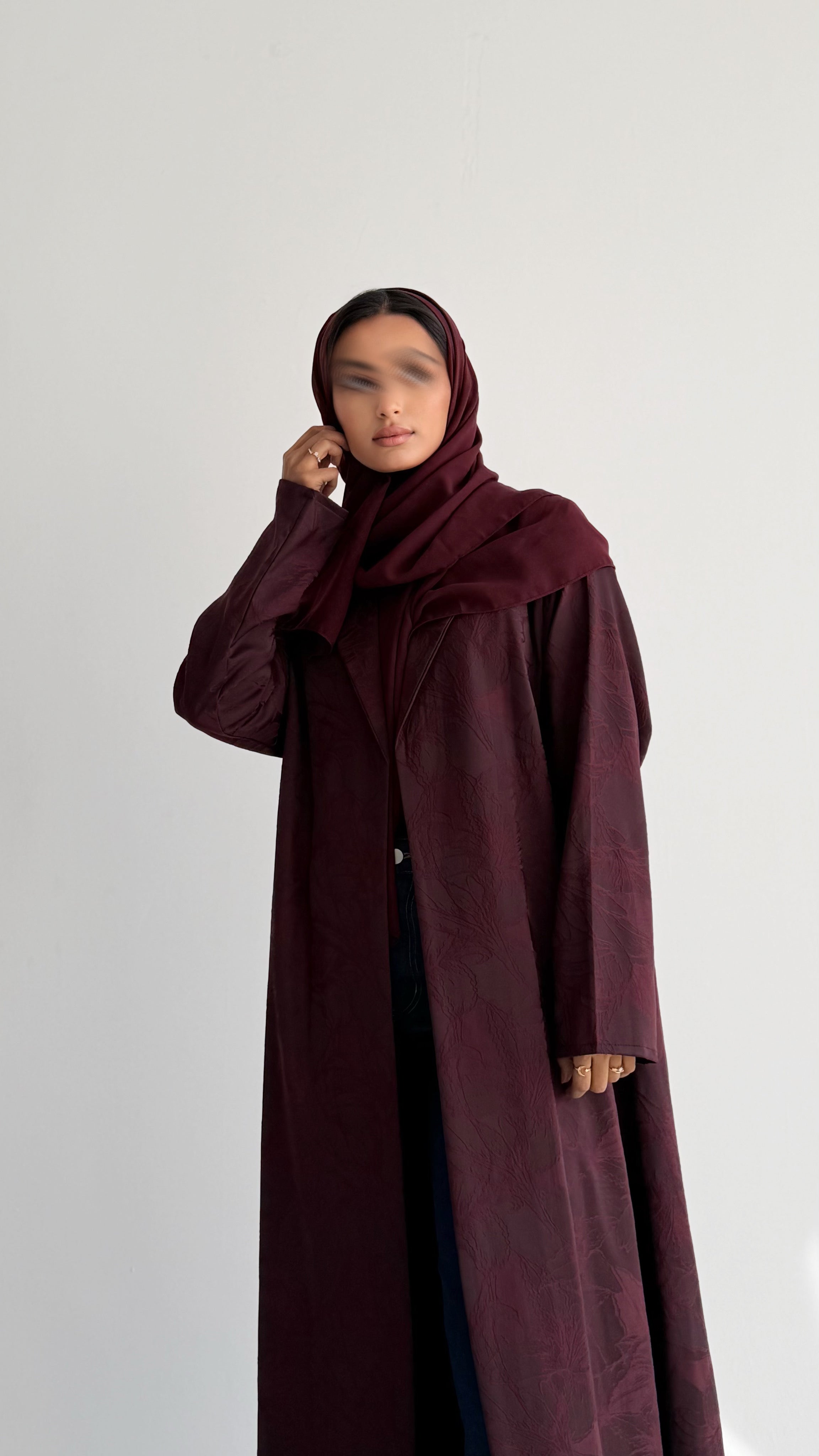 MWT812 - عباية بليزر عنابي جاكار - Aya