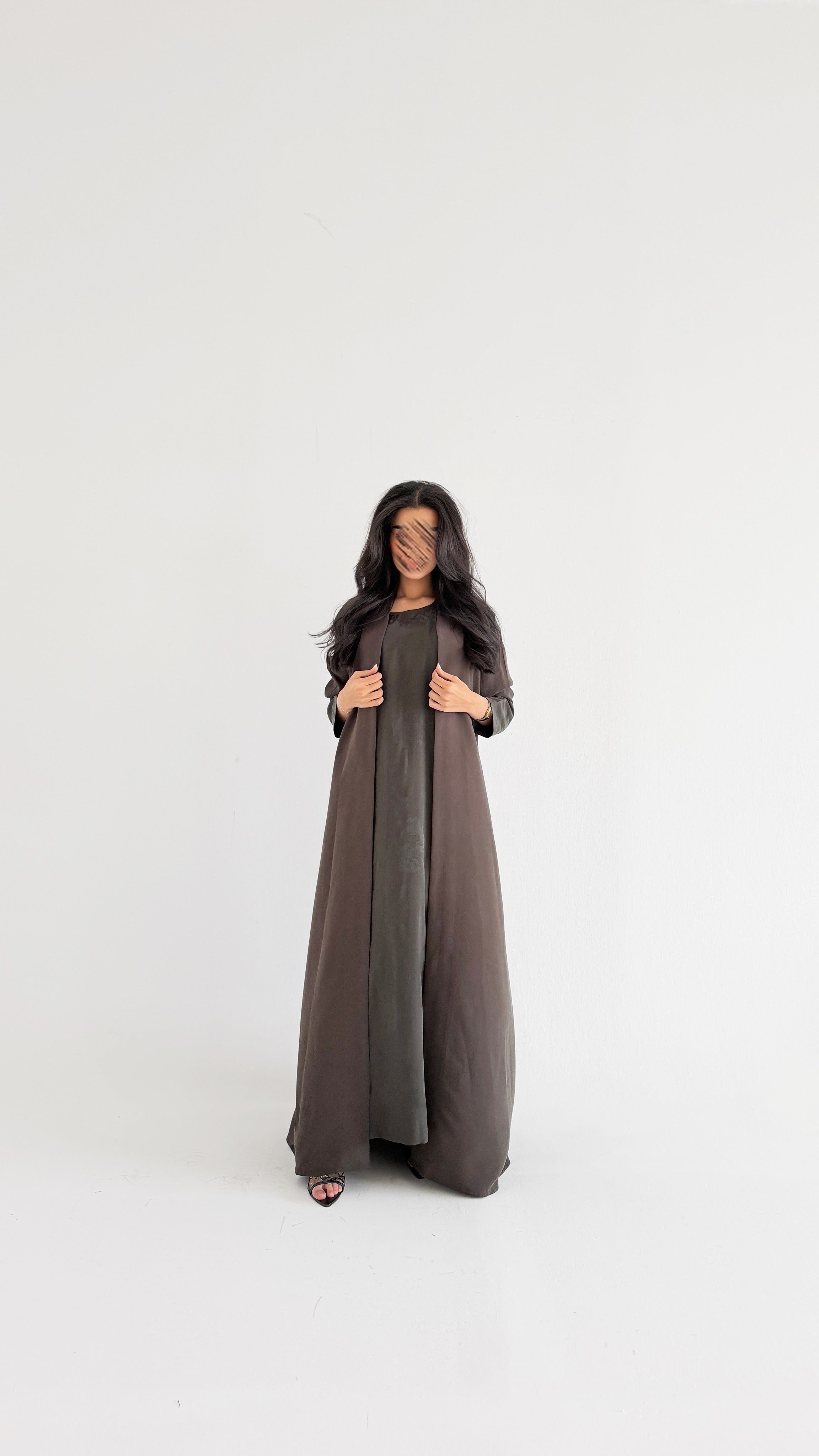 MWT5030 - عباية مع فستان تحتها | زيتي جاكار- كمية محدودة - Aya